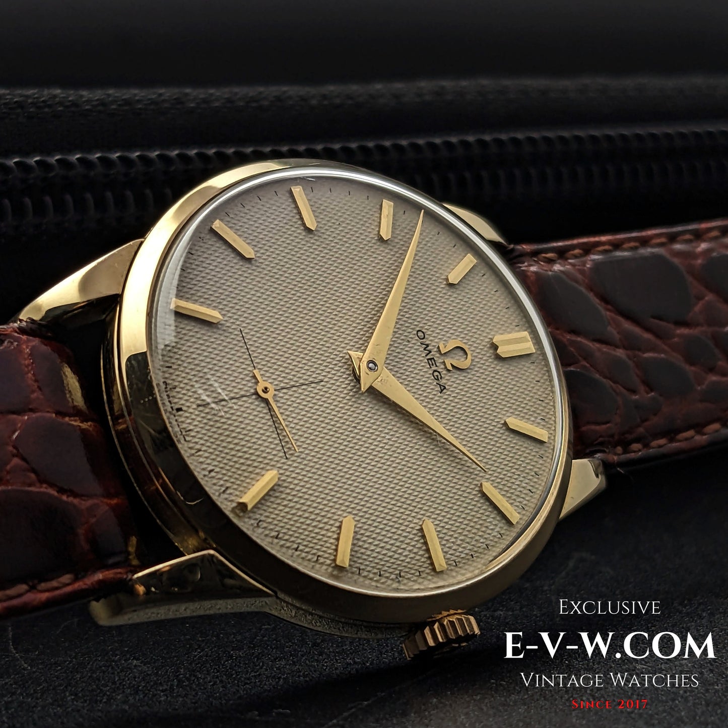 72 Years Old Vintage Omega Guilloche-Honeucomb Dial / Ref. 2512 11 / Cal. 266 / Vintage 1952