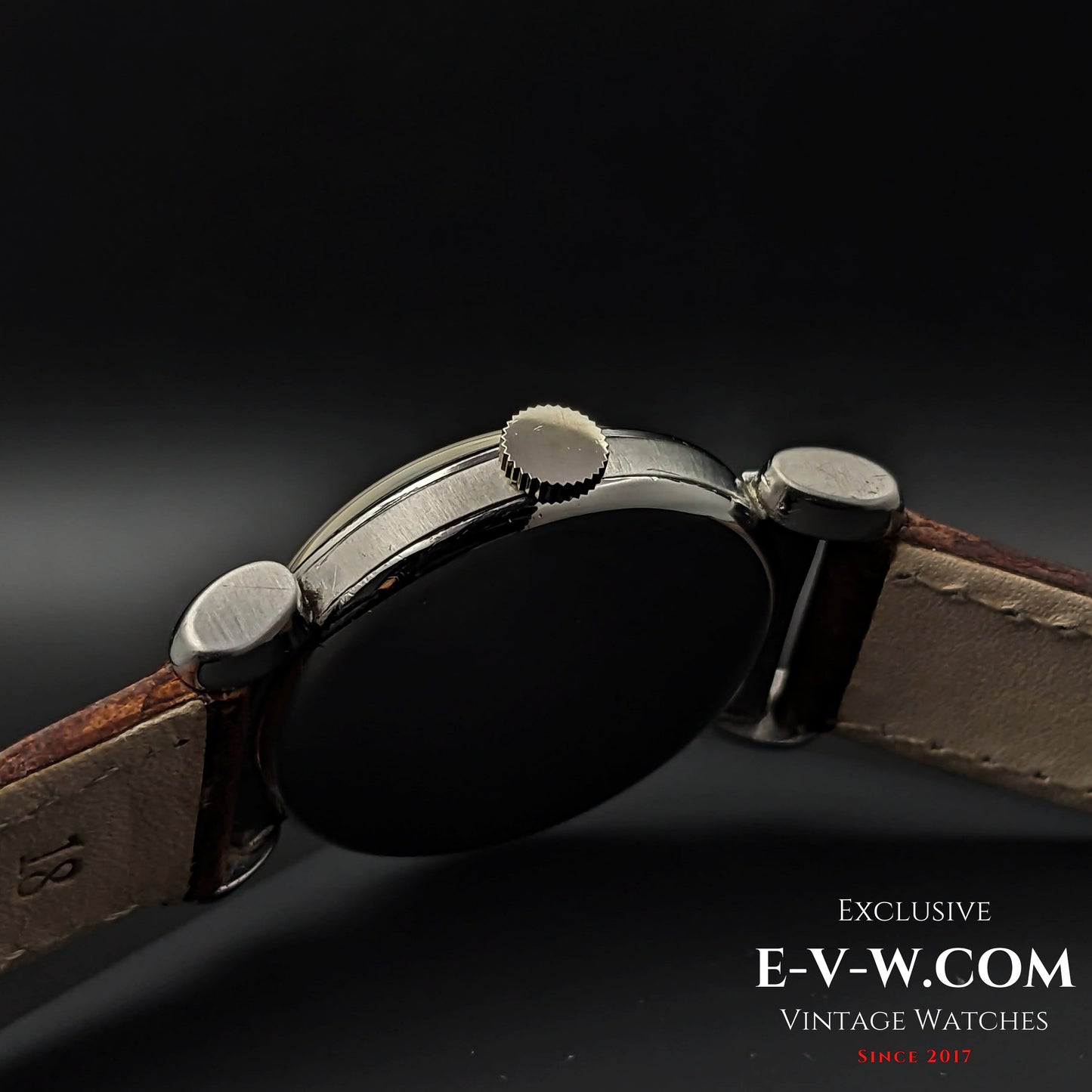 e-v-w.com 88 Years Old Vintage Omega  Scarab Art Deco  / Ref.  / Cal. 26.5 SOB T2 / Vintage  1935