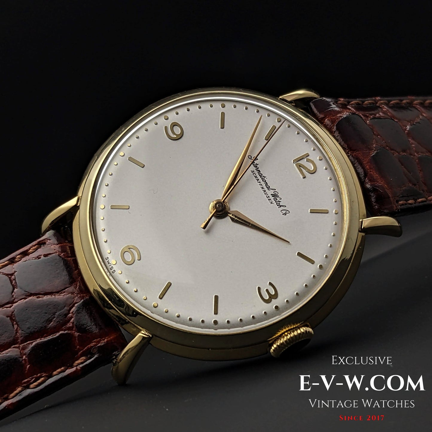 62 Years Old Vintage IWC Schaffhausen 18k Gold / crab lugs / / Cal. 89 / Vintage 1961