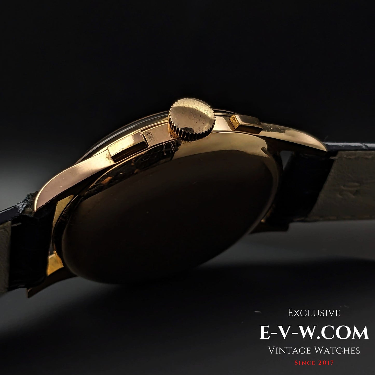 78 Years Old Vintage CHRONGRAPHE SUISSE 18K Rose Gold / Cal. Landeron 51 / Vintage 1945