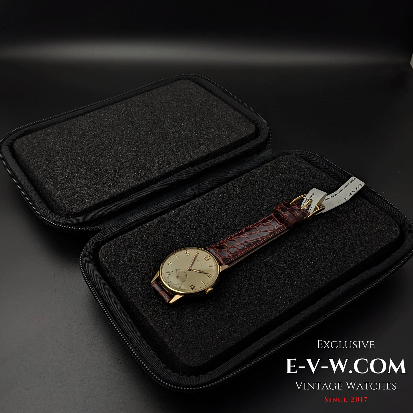 70 Years Old Vintage Cyma 18k Gold / Jumbo / Cal.586 / Vintage 1950s