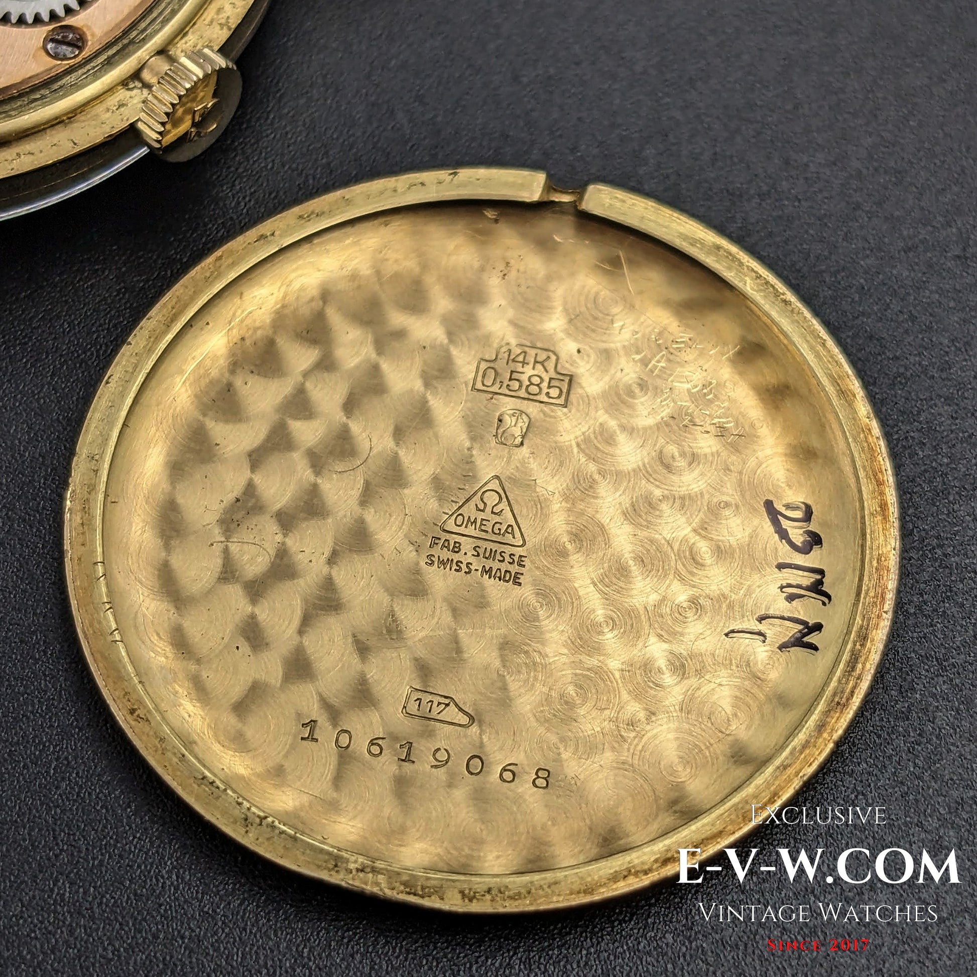 WWII Omega 18k Gold Rare 30T2 PC / 18k Gold / Vintage 1944