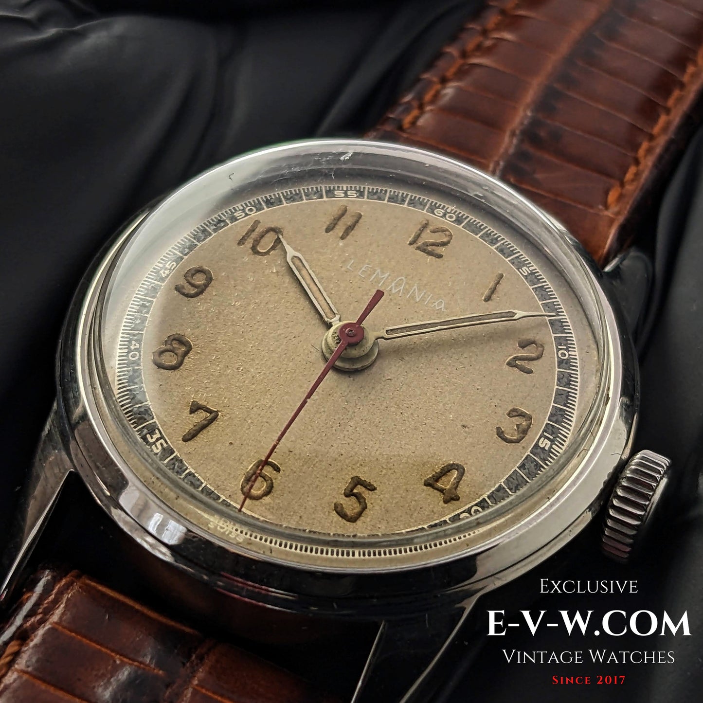 84 Years Old Vintage Lemania WWII / two-tone dial Ref. 192H / Cal. S27 / Vintage 1940