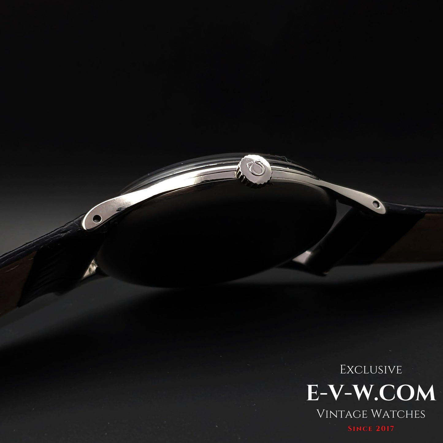 76 Years Old Vintage Omega Blue Dial Ref. 2401-3 / Cal.360 / Vintage 1947