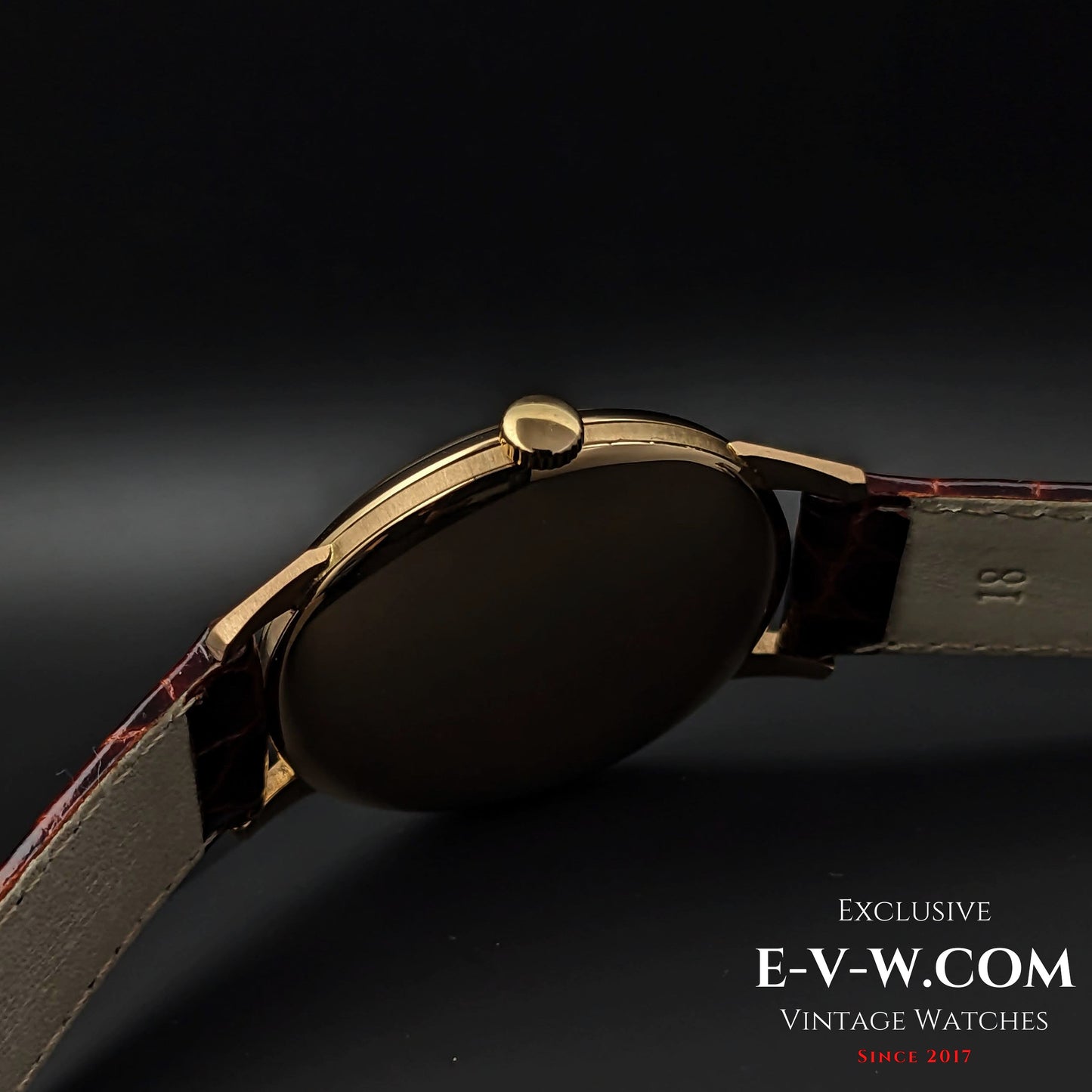 70 Years Old Vintage Cyma 18k Gold / Jumbo / Cal.586 / Vintage 1950s