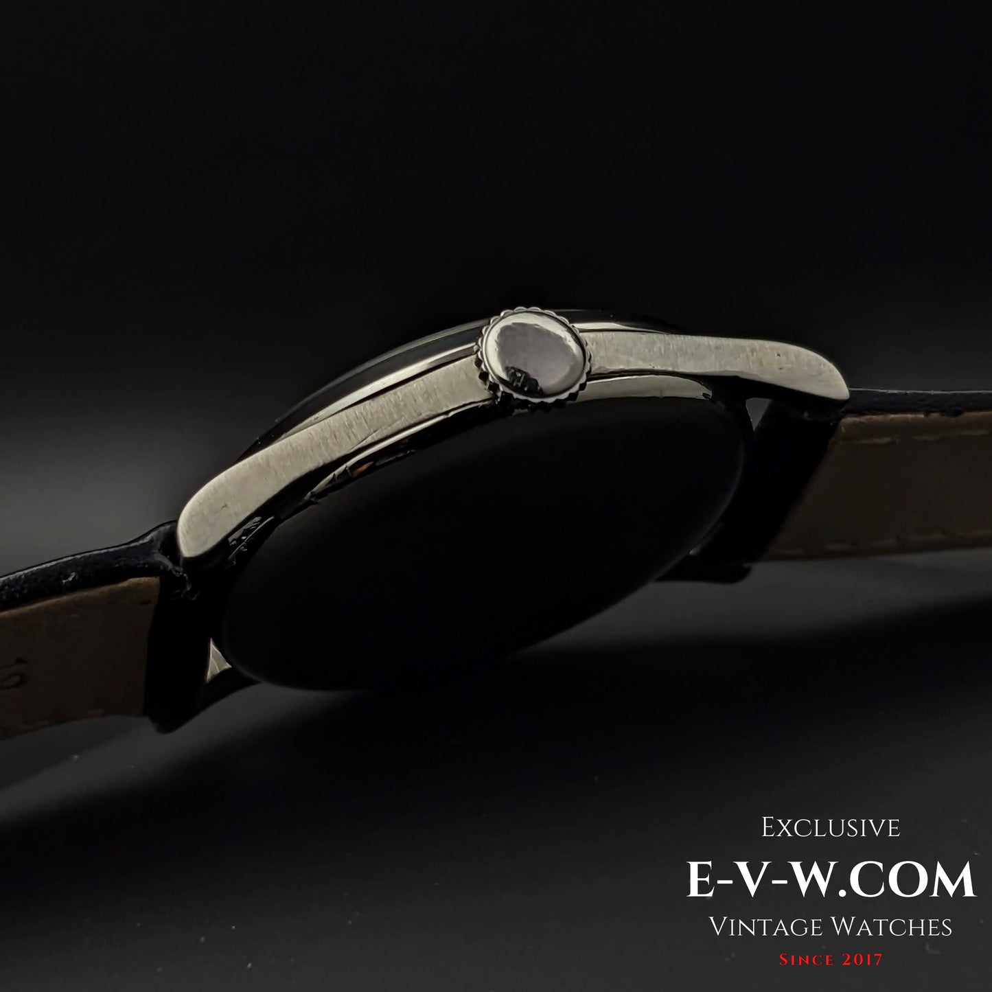 88 Years Old Vintage Omega FAB SUISSE / Black Dial / Cal.26.5SOBT2 / 1935Vintage