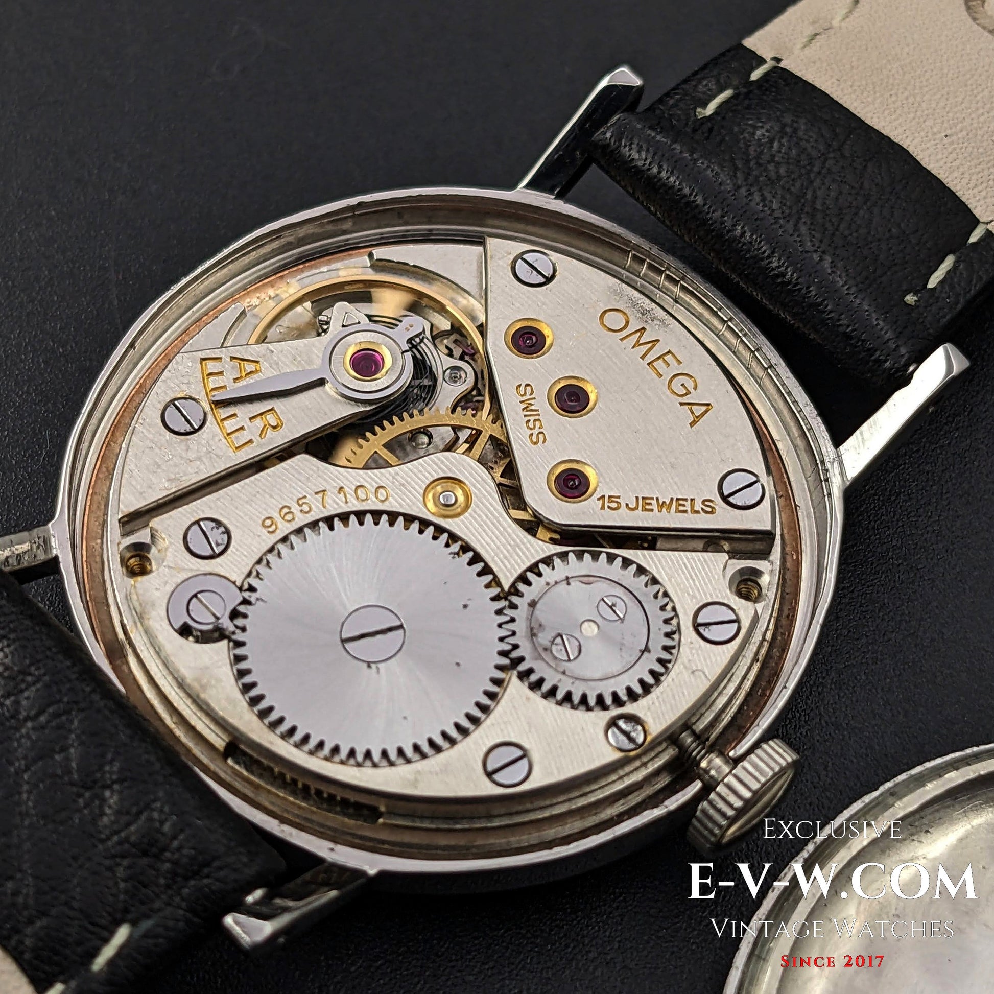 81 Years Old Vintage Omega Salomon / Rare Pontifex Hands / Cal. 30T2 / Vintage 1943