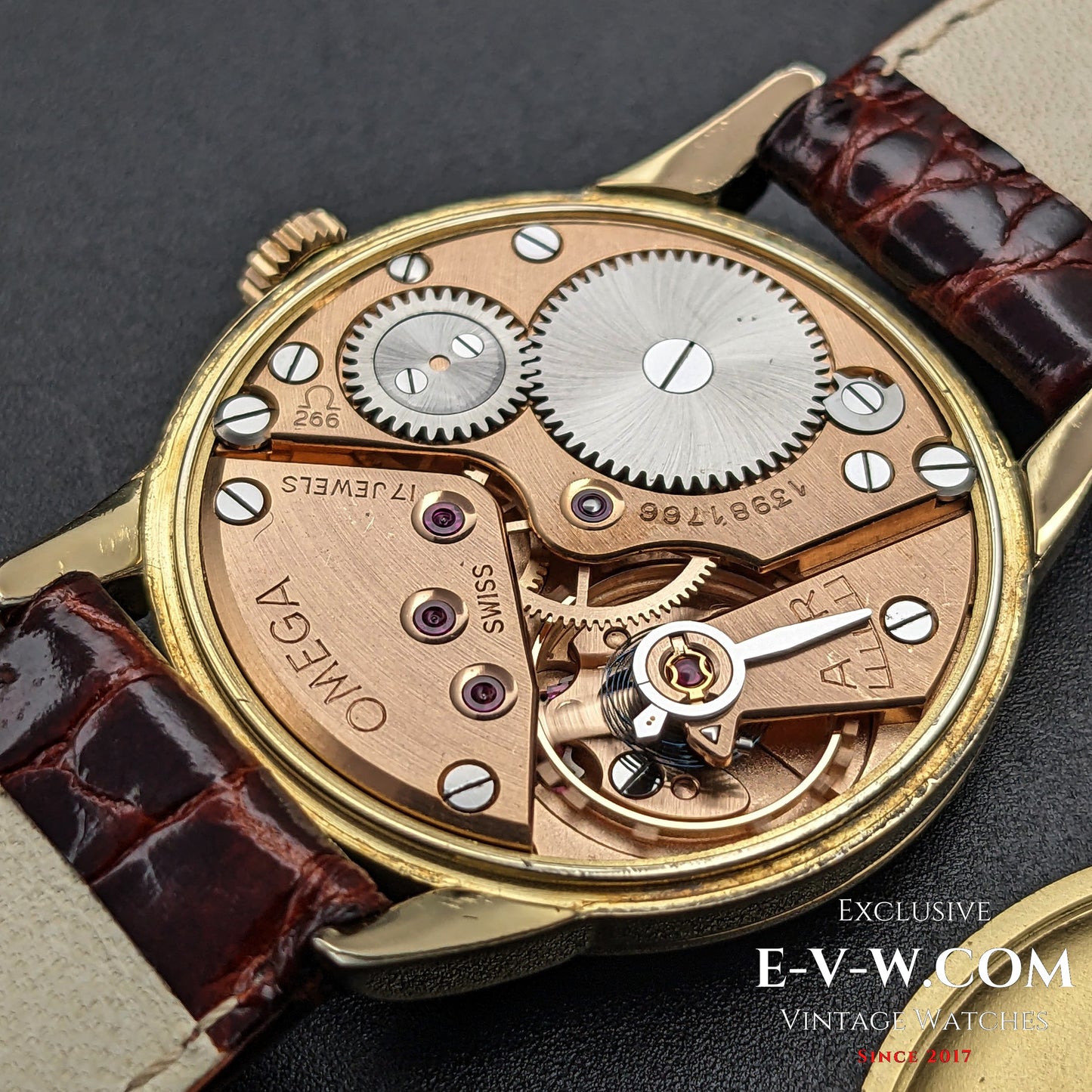 72 Years Old Vintage Omega Guilloche-Honeucomb Dial / Ref. 2512 11 / Cal. 266 / Vintage 1952
