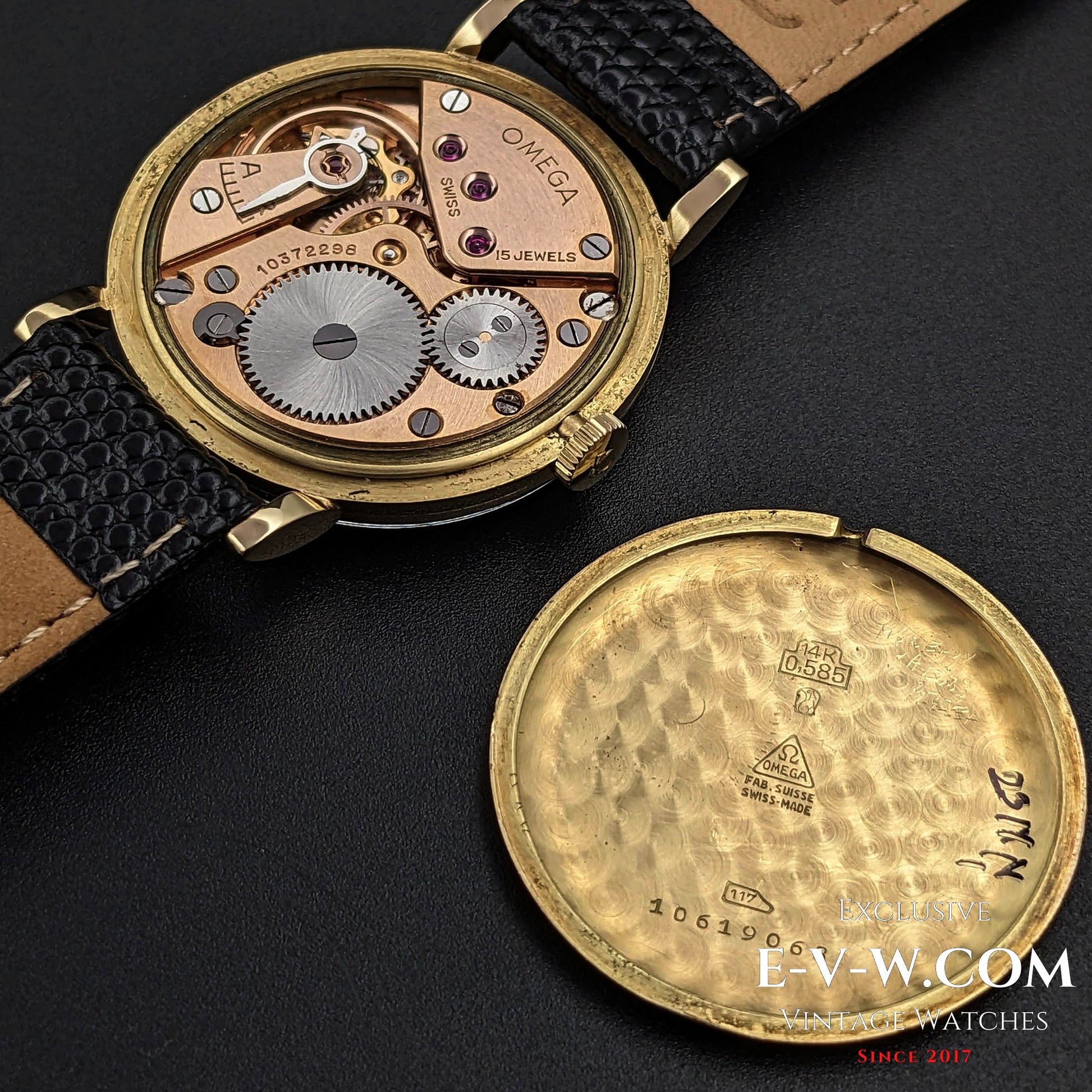 WWII Omega 18k Gold Rare 30T2 PC / 18k Gold / Vintage 1944