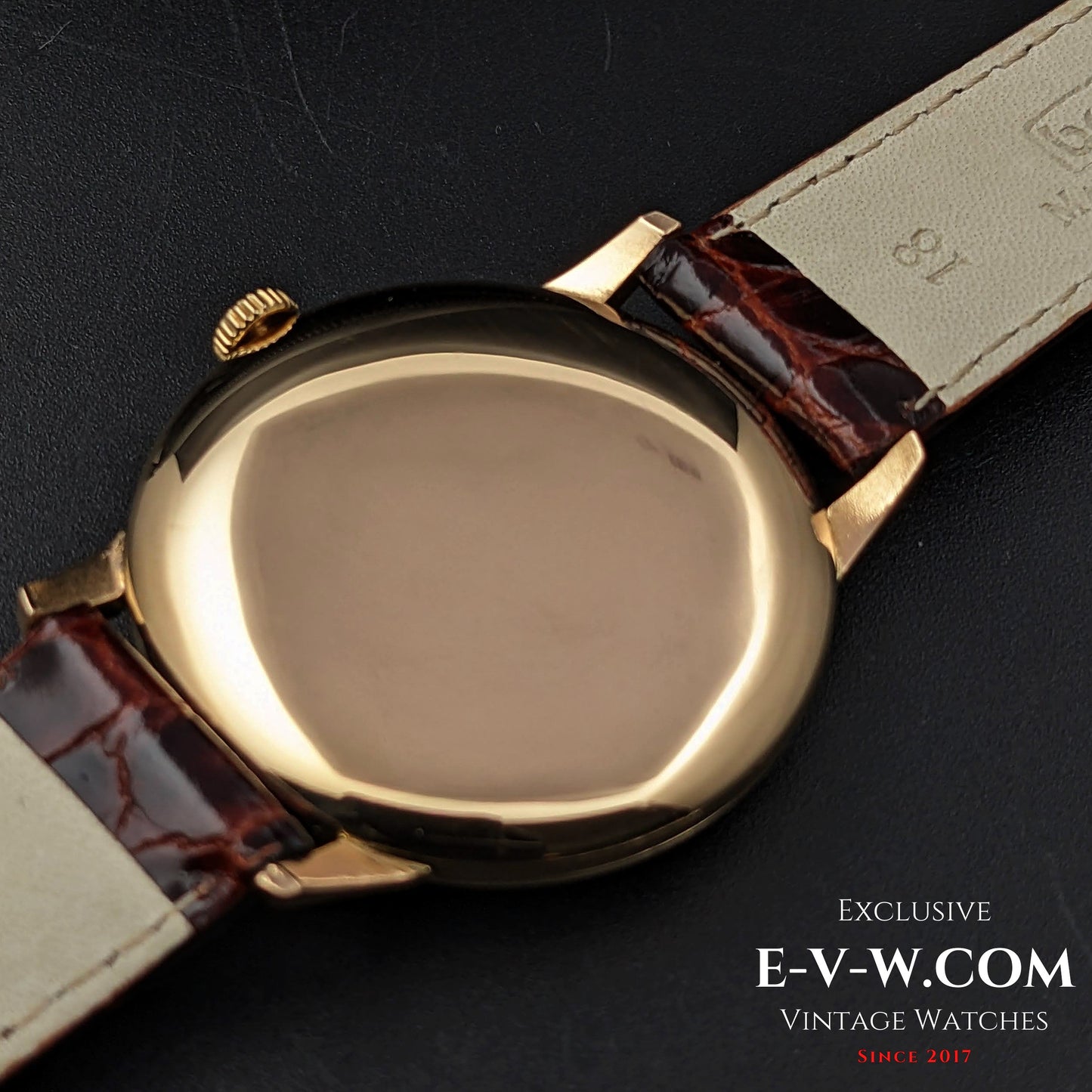 70 Years Old Vintage Cyma 18k Gold / Jumbo / Cal.586 / Vintage 1950s