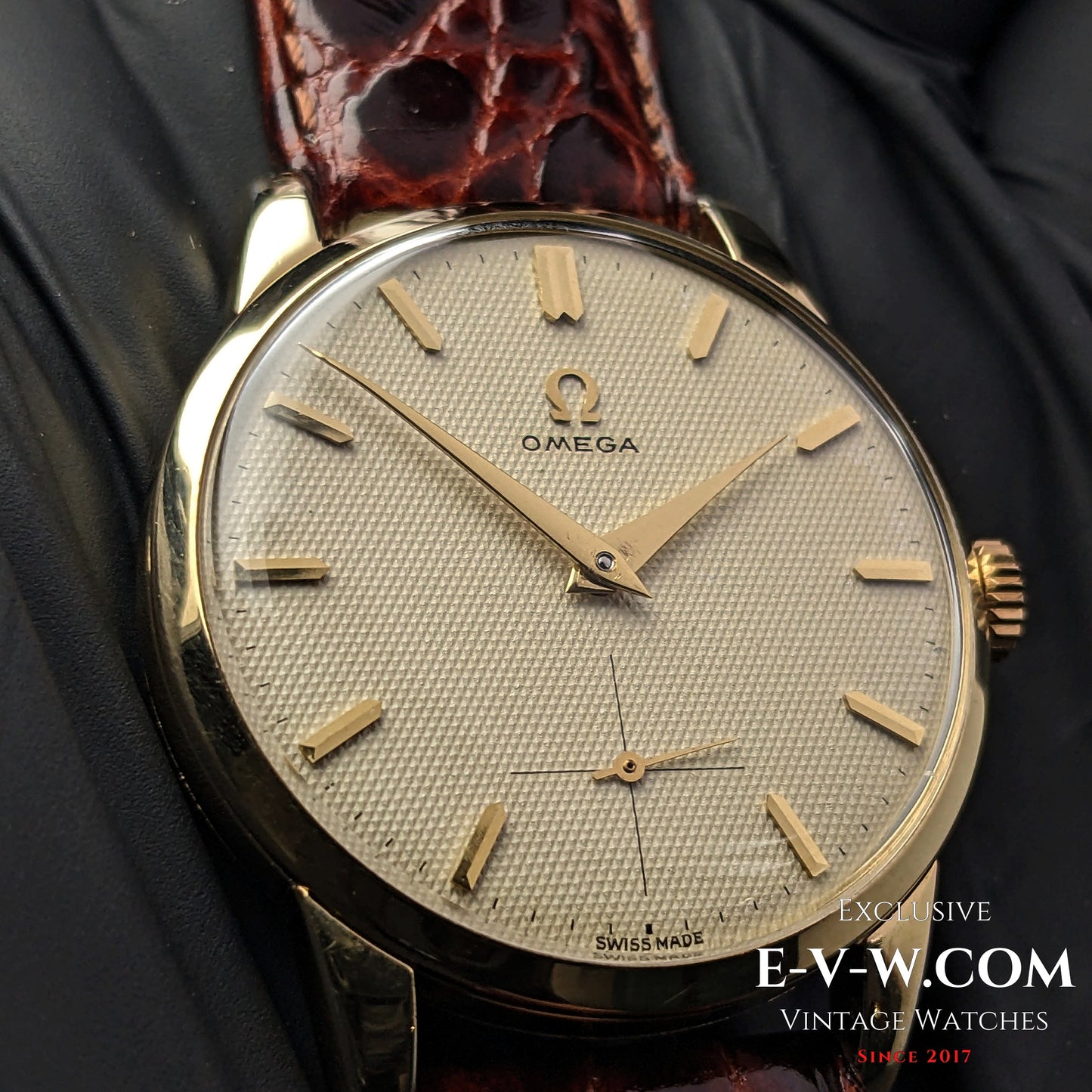 72 Years Old Vintage Omega Guilloche-Honeucomb Dial / Ref. 2512 11 / Cal. 266 / Vintage 1952