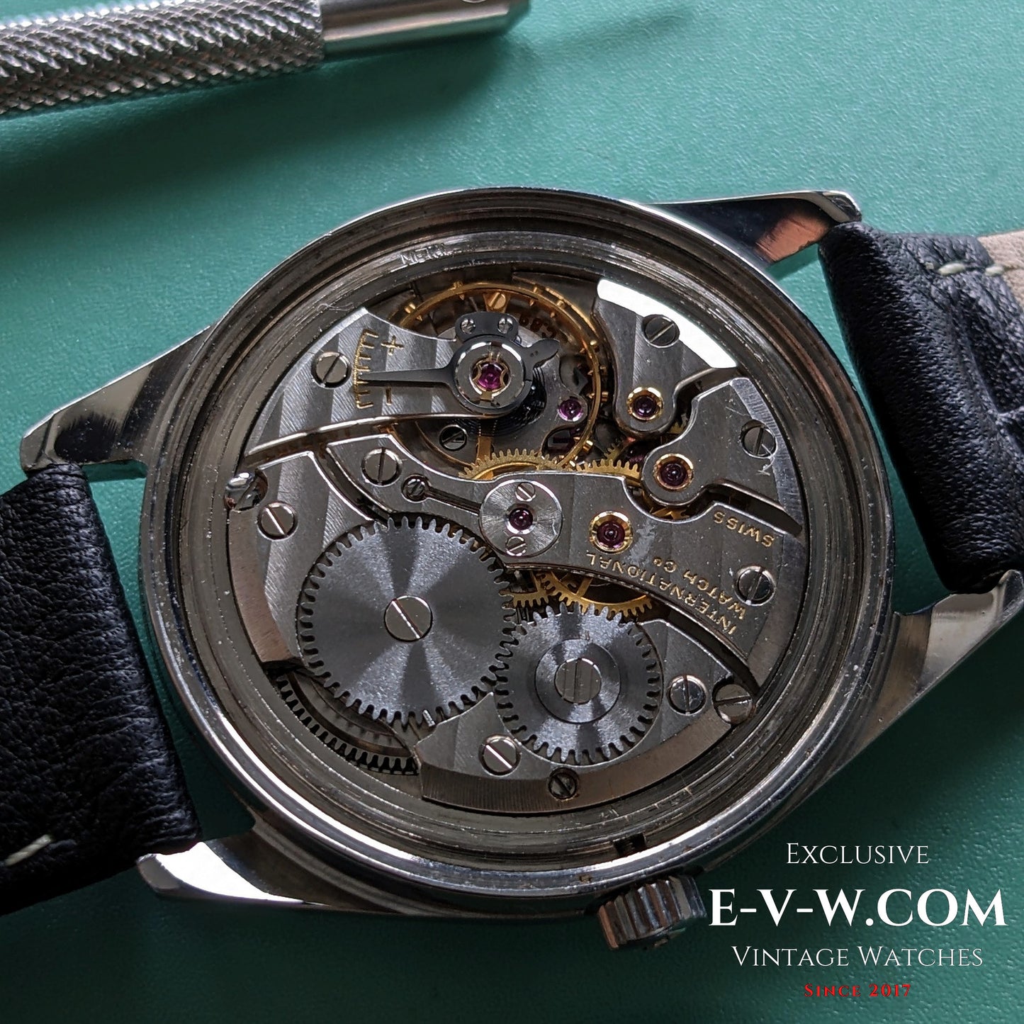 IWC Schaffhausen - R 810 — Cal.89 — Vintage 1969