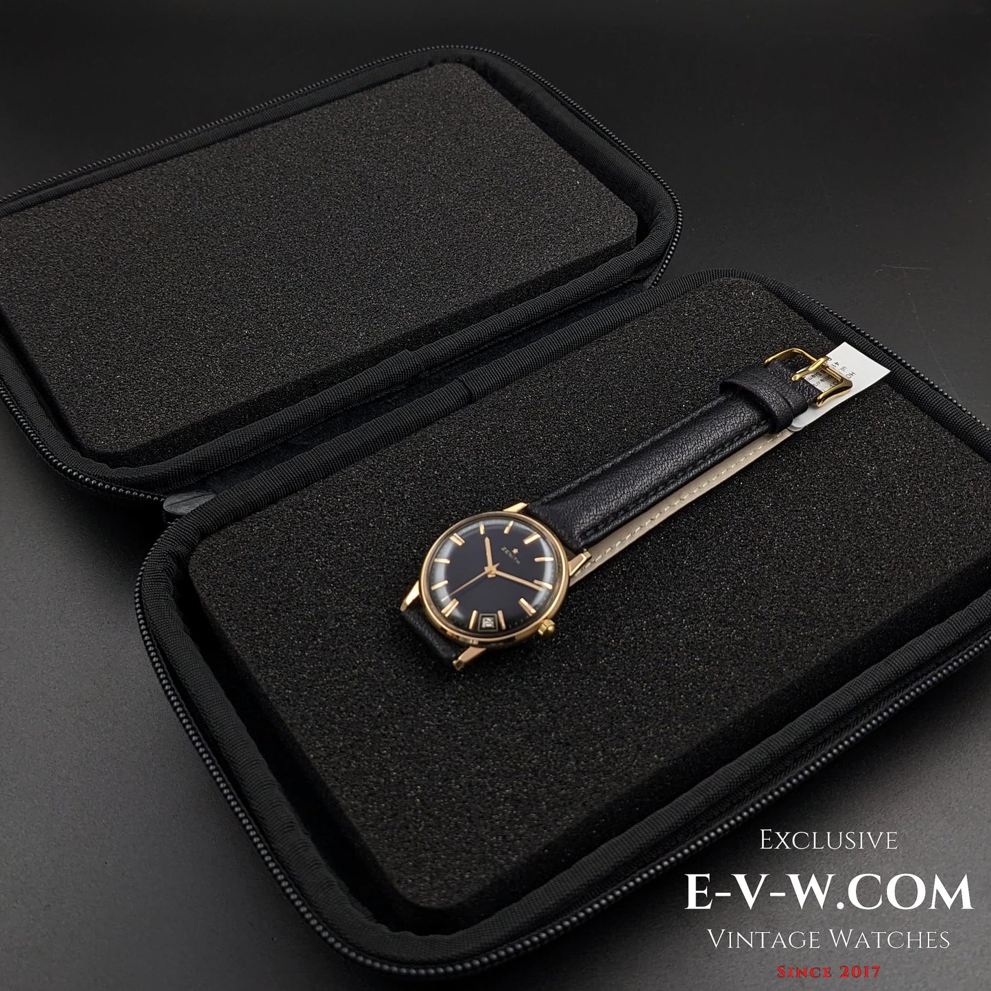 Zenith 18K Gold / Black Dial / Cal.2532 SC / Vintage 1964