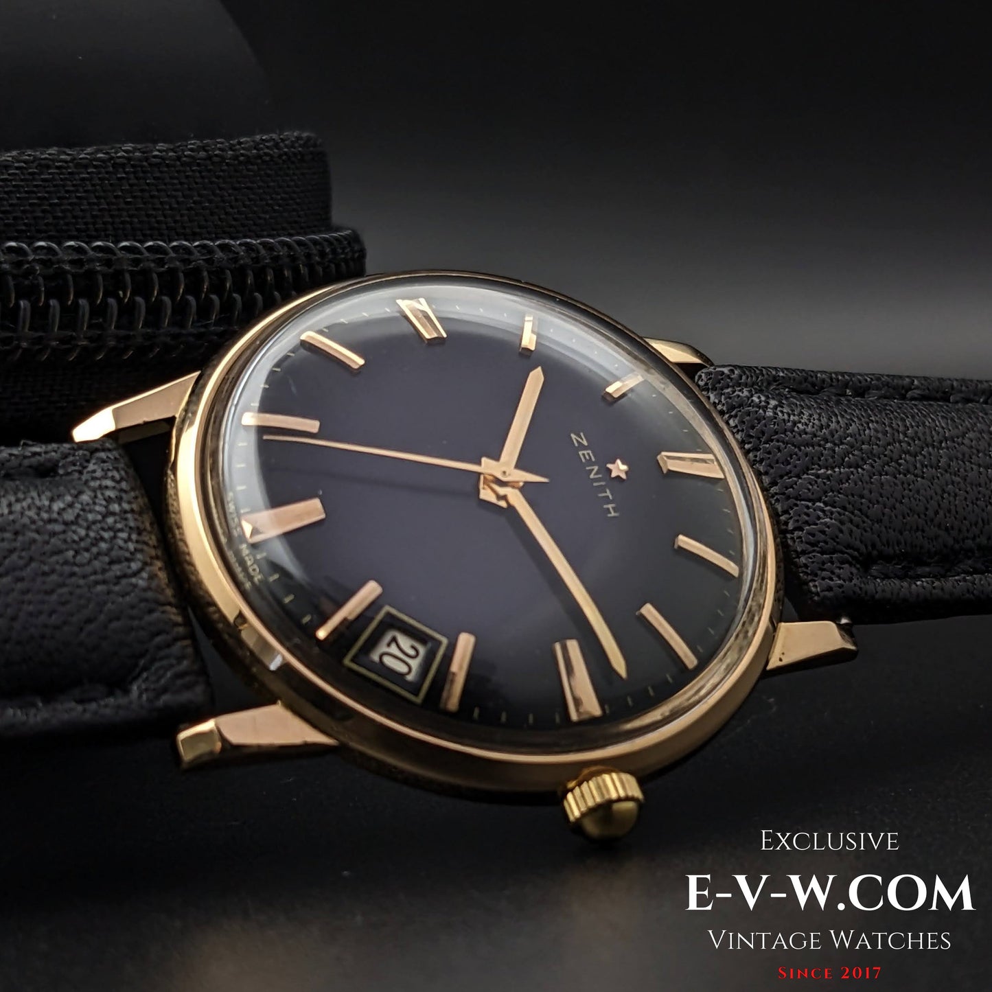 Zenith 18K Gold / Black Dial / Cal.2532 SC / Vintage 1964