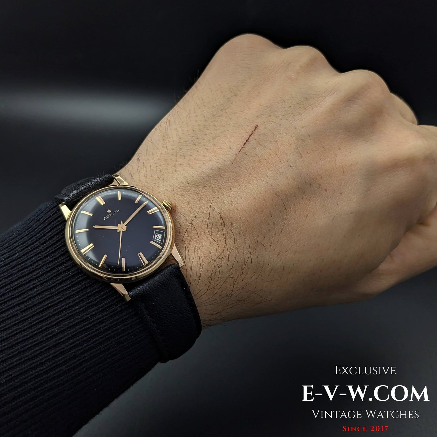 Zenith 18K Gold / Black Dial / Cal.2532 SC / Vintage 1964