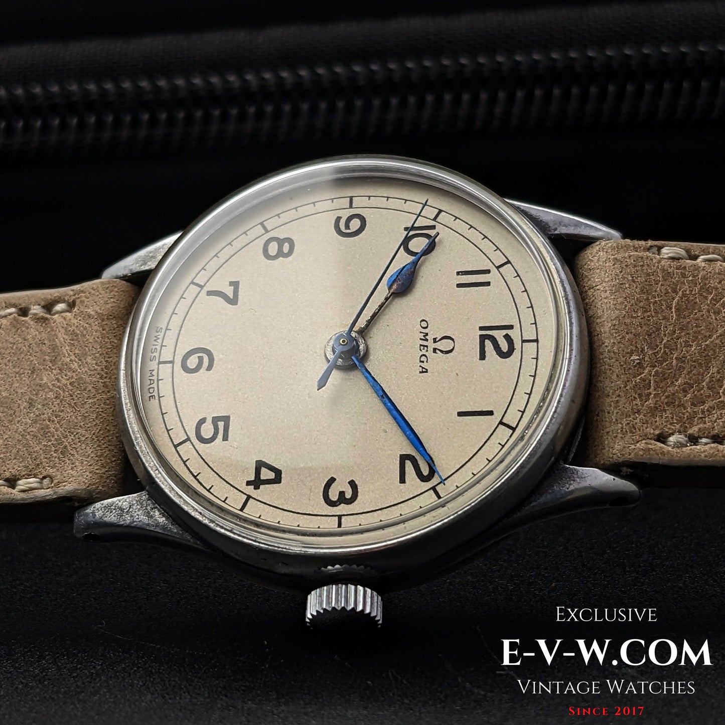 Military Omega navigaror of the Royal Air Force RAF WWII / Vintage 1943 / Cal.30T2 SC / Ref.2292