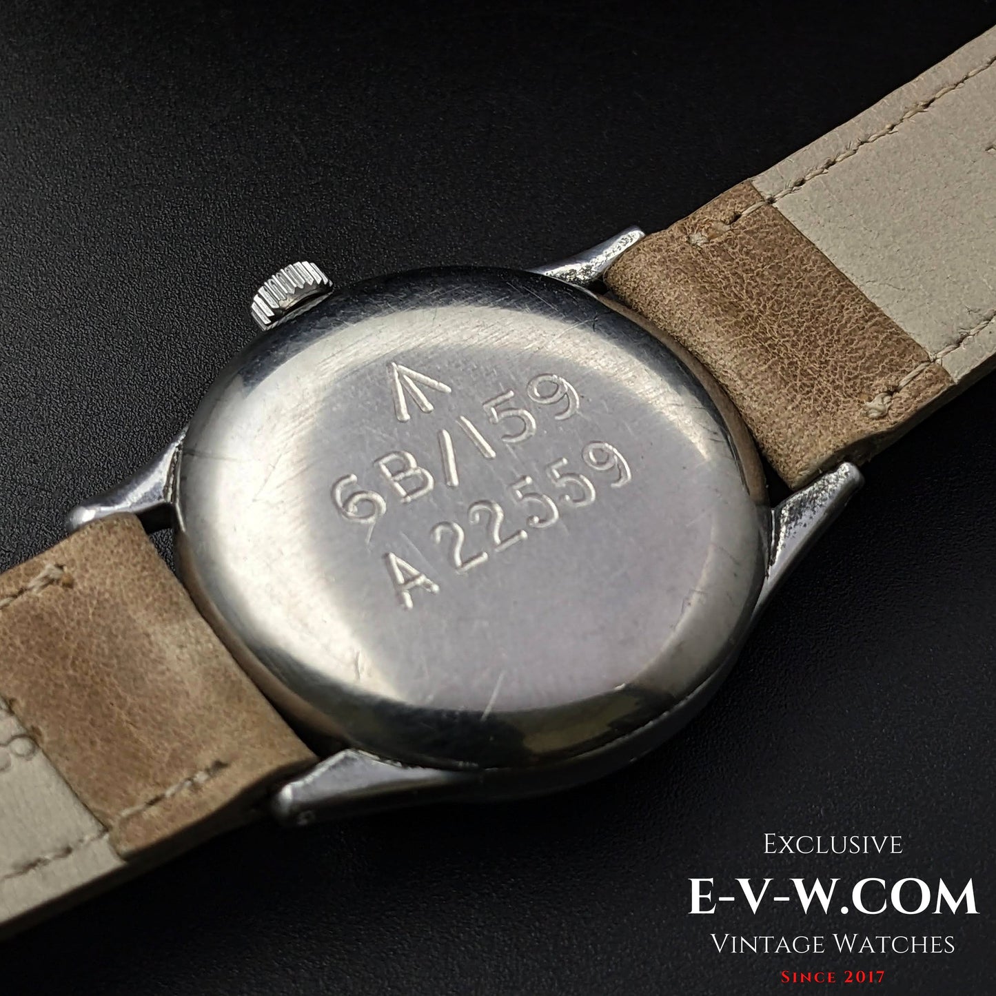 Military Omega navigaror of the Royal Air Force RAF WWII / Vintage 1943 / Cal.30T2 SC / Ref.2292