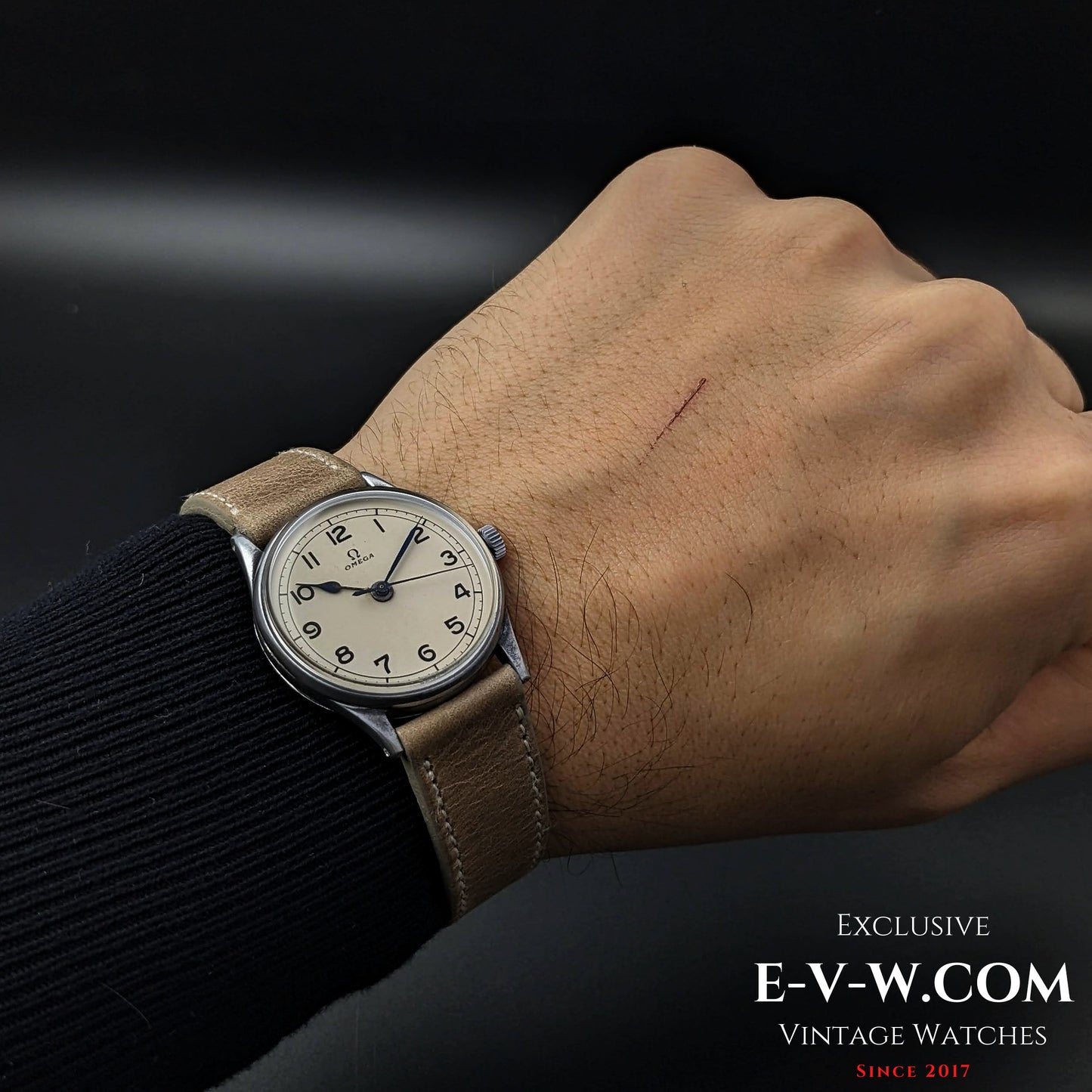 Military Omega navigaror of the Royal Air Force RAF WWII / Vintage 1943 / Cal.30T2 SC / Ref.2292