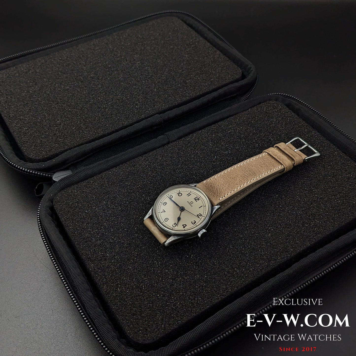 Military Omega navigaror of the Royal Air Force RAF WWII / Vintage 1943 / Cal.30T2 SC / Ref.2292