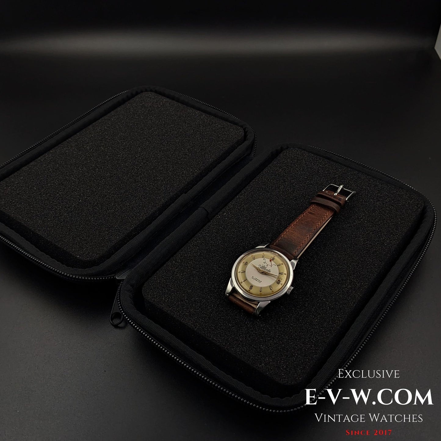 Very Rare Vitnage 1970 Atlantic Automatic / Power Reserve / Two tone Bull's Eye Dial Cal.AS 1382N