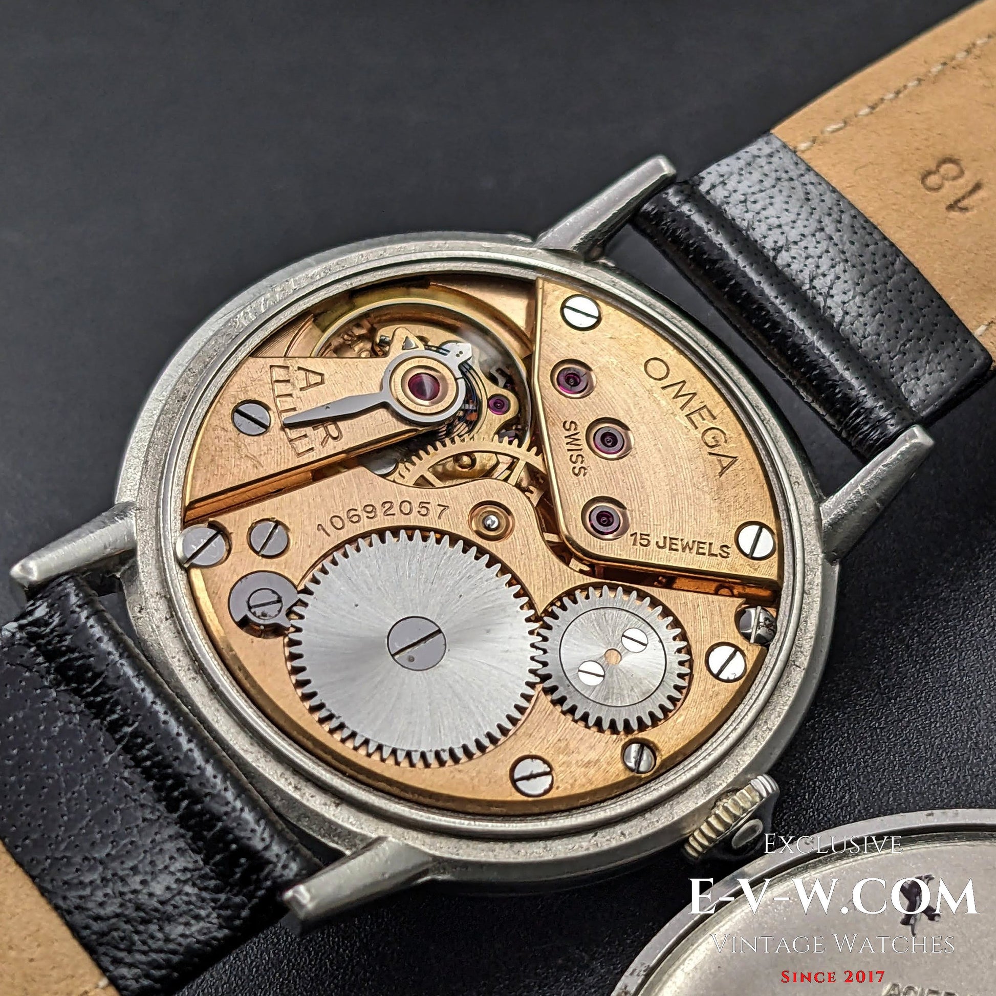 80 years old Omega 30T2 PC Sector Dial /  Ref 2318/8 / WWII Vintage 1943