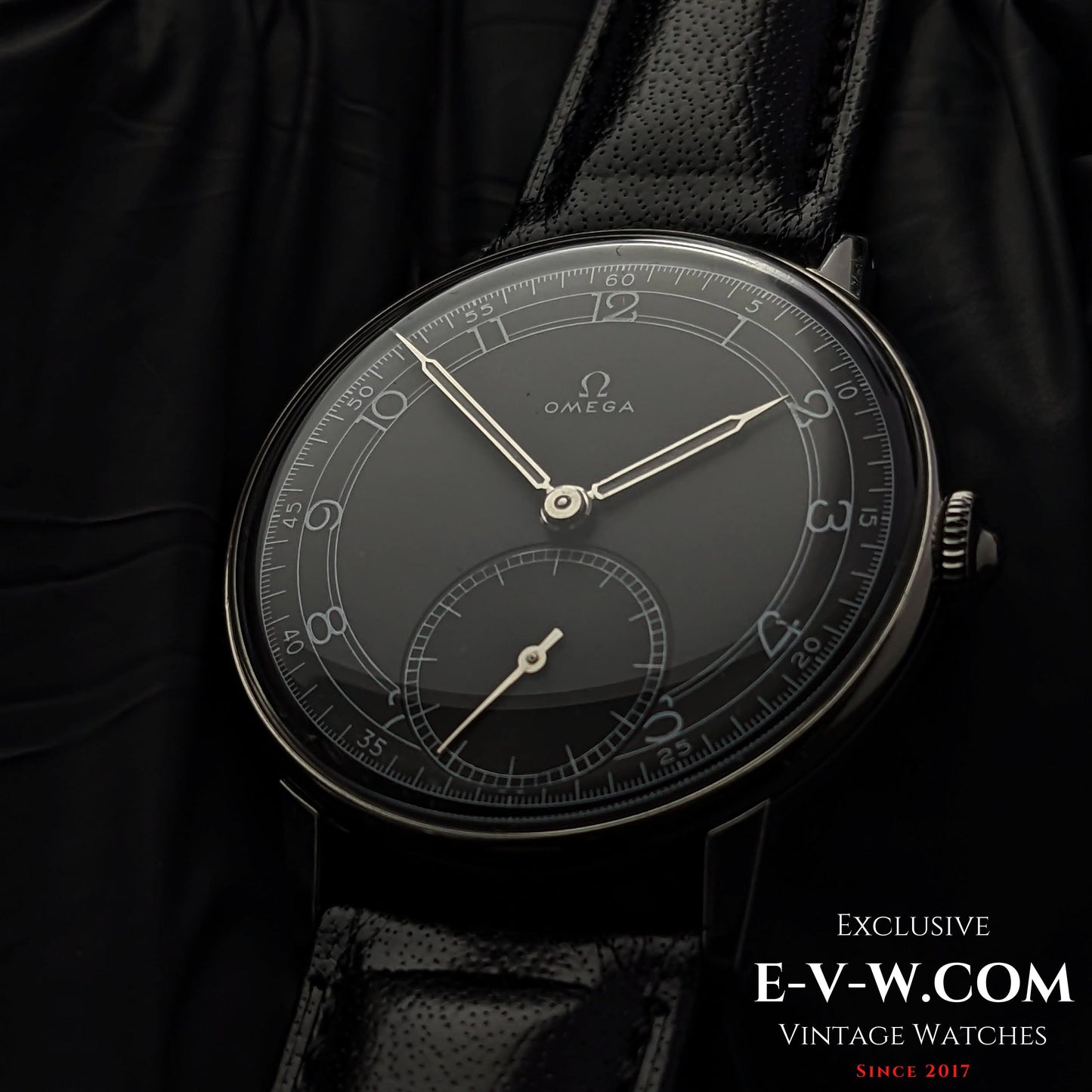 80 years old Omega 30T2 PC / Sector Dial /  Ref 2318/8 / WWII Vintage 1943