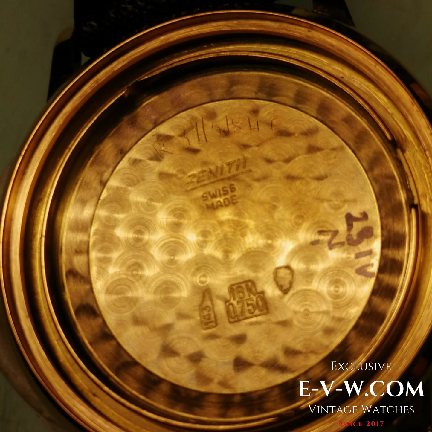 Zenith 18K Gold / Black Dial / Cal.2532 SC / Vintage 1964