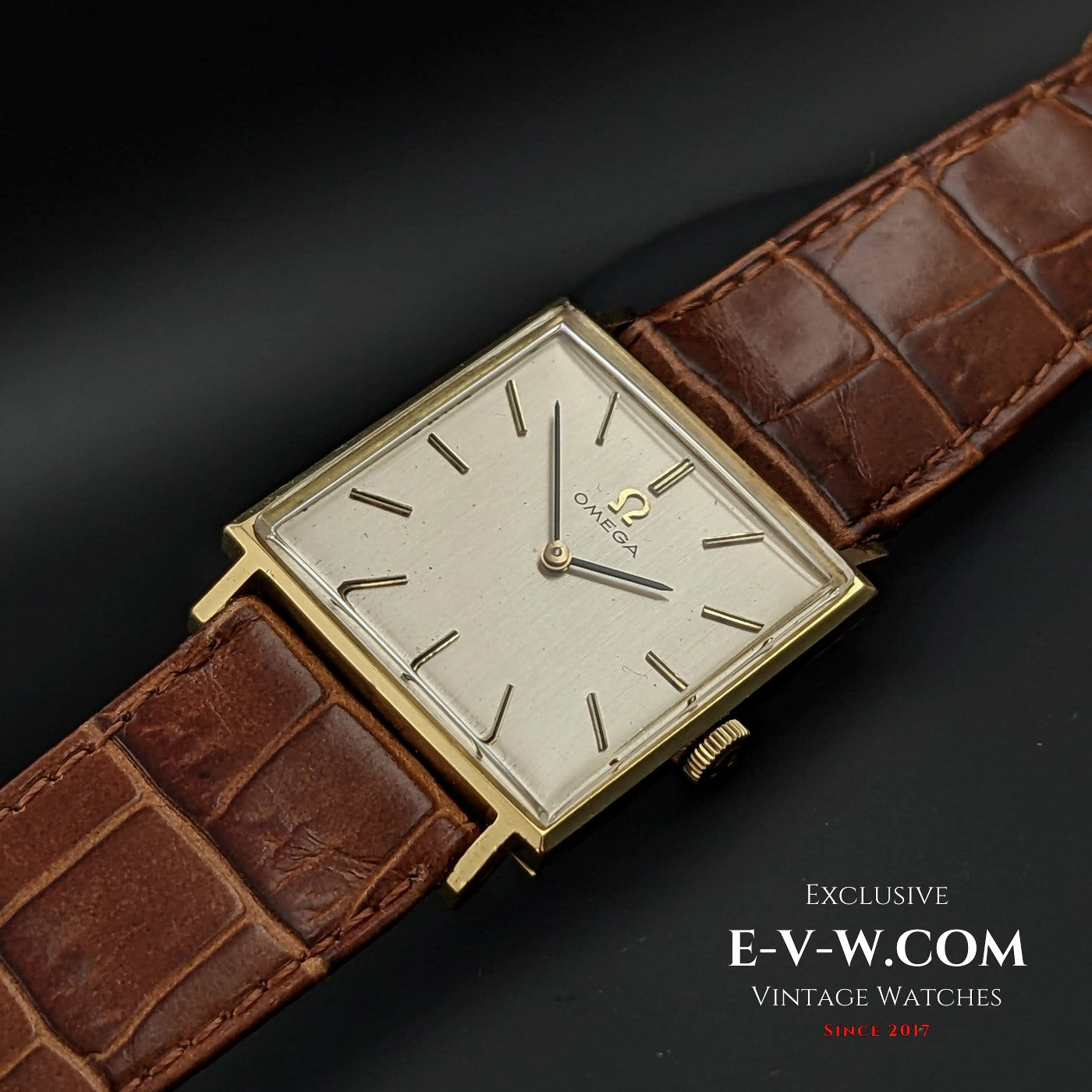 Omega Unique Square ref 111.075 / 18k Solid Gold / Vintage 1965