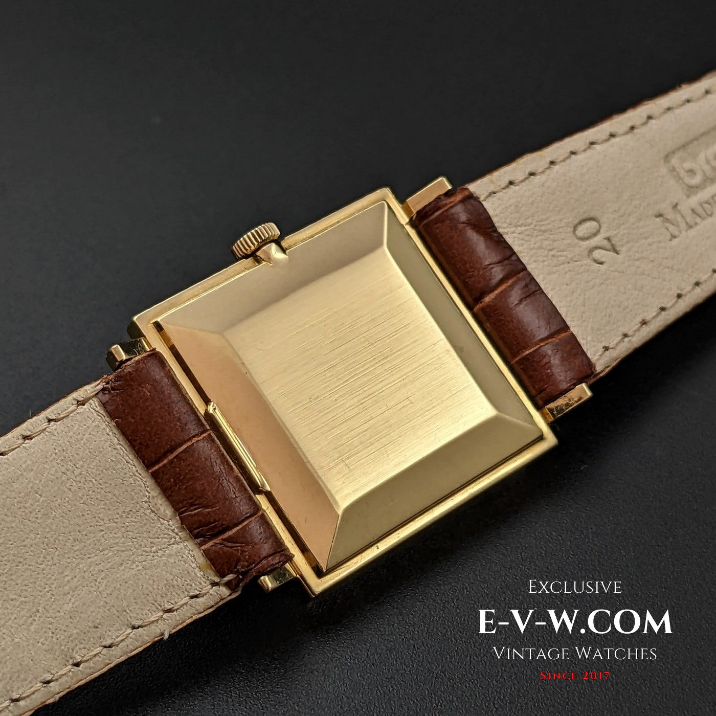 Omega Unique Square / 18k Solid Gold / Vintage 1965 / Fully Serviced