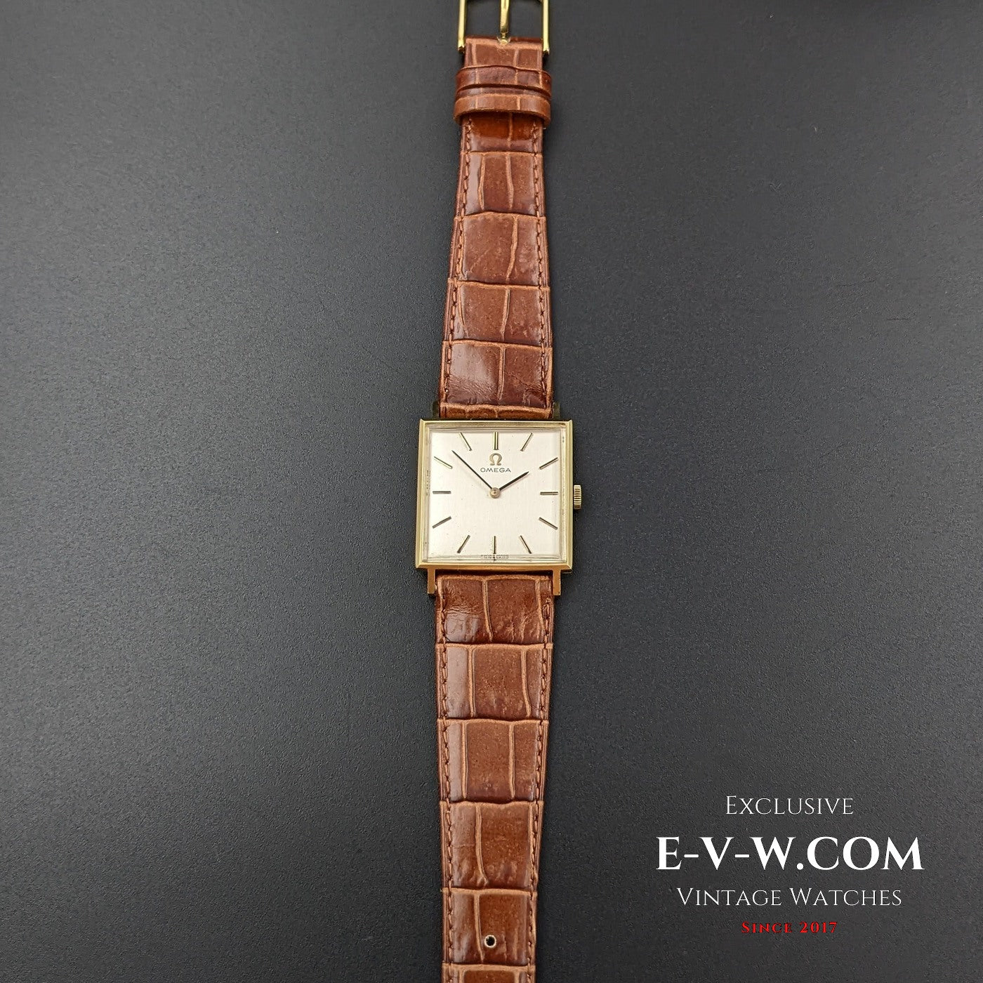 Omega Unique Square / 18k Solid Gold / Vintage 1965 / Fully Serviced