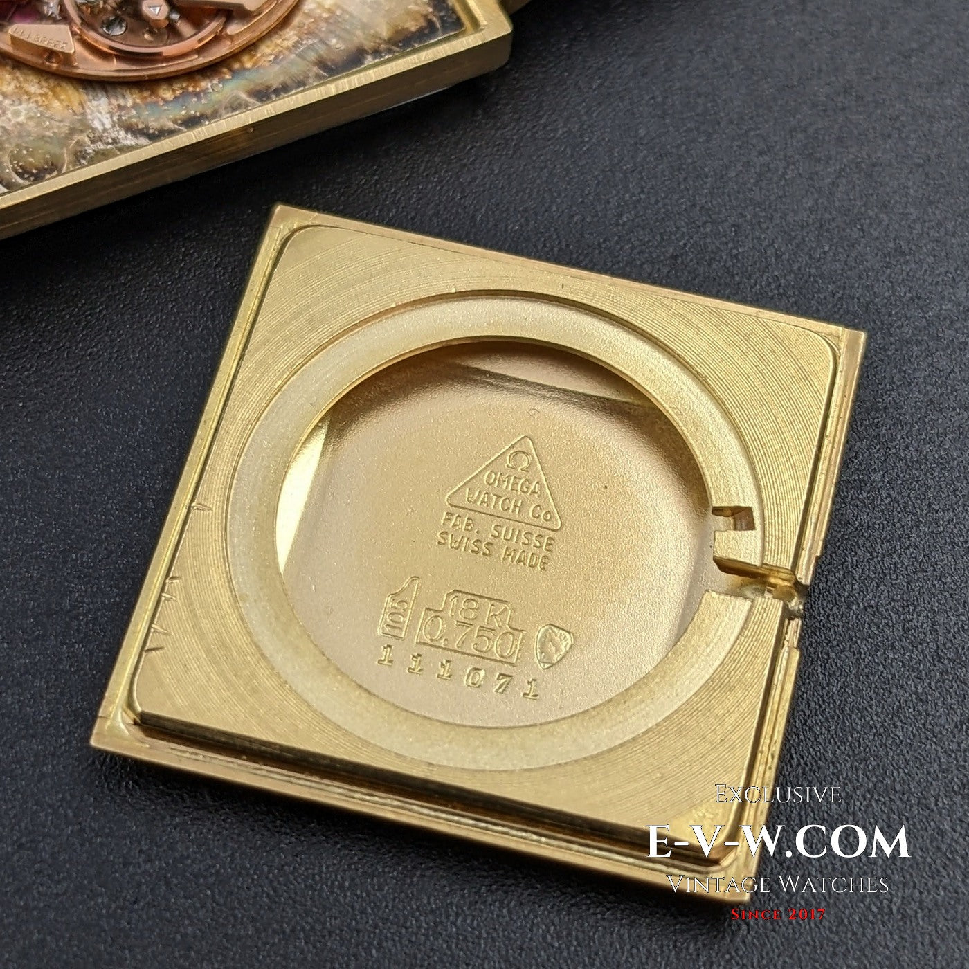 Omega Unique Square / 18k Solid Gold / Vintage 1965 / Fully Serviced