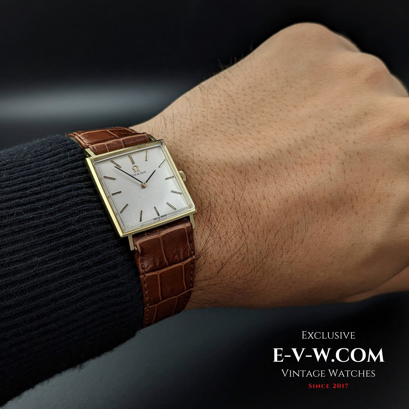 Omega Unique Square ref 111.075 / 18k Solid Gold / Vintage 1965