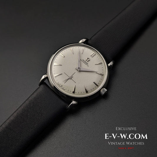 Omega Automatic BUMPER / Honeycomb Dial / Funcy LUGS / cal.344 / Vintage 1947 / Ref 2402-1