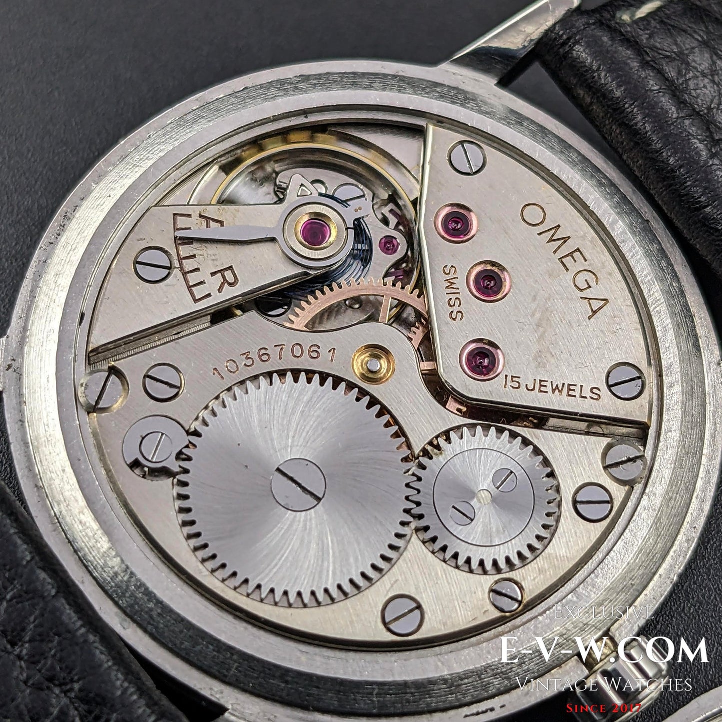 Omega Jumbo Oversize 37mm  Blue Dial / Ref. 2272-3 /cal. 30T2 / Vintage 1944