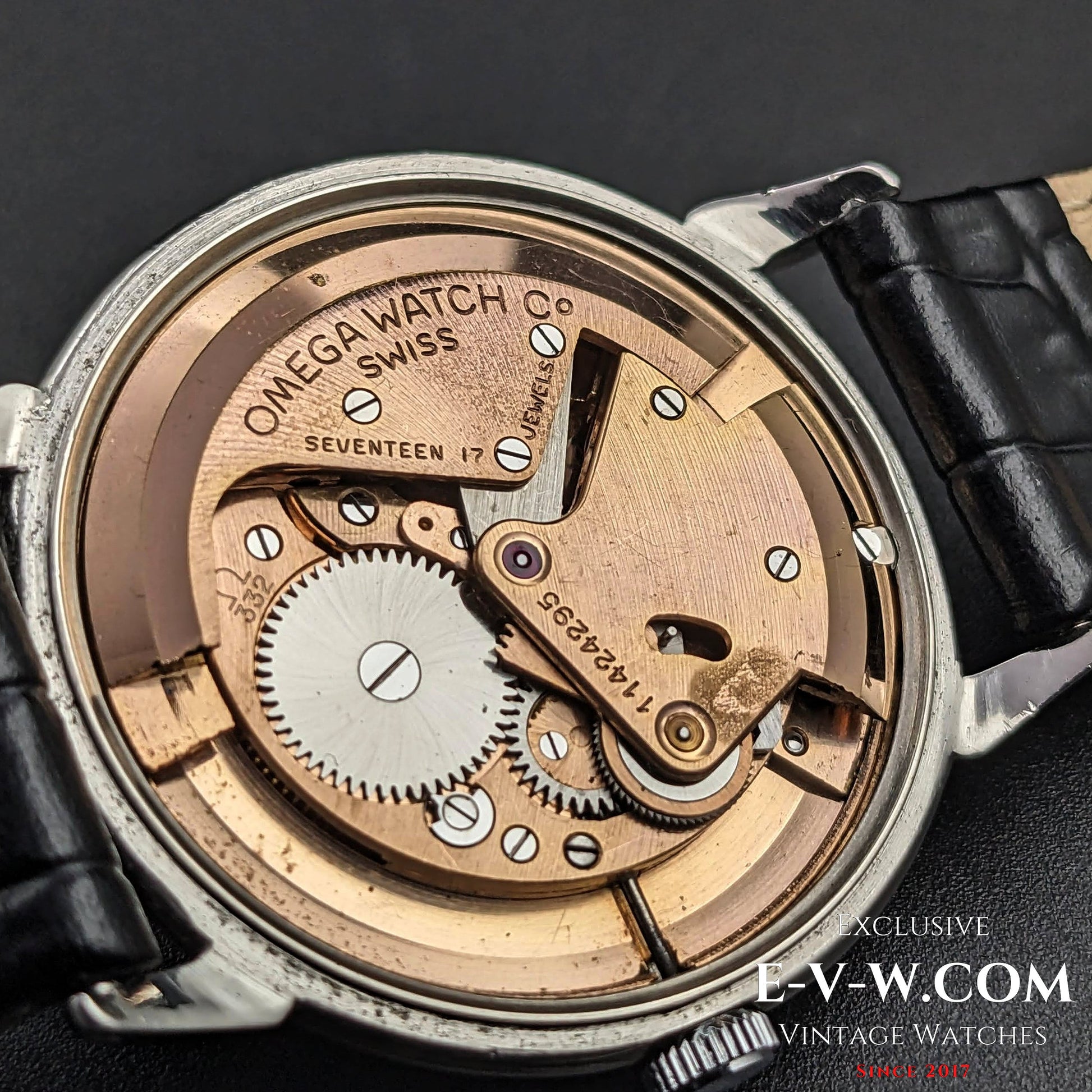 Omega Bull's Eye Dial Automatic Bumper / ref 2398-1 / cal.332 Vintage 1947