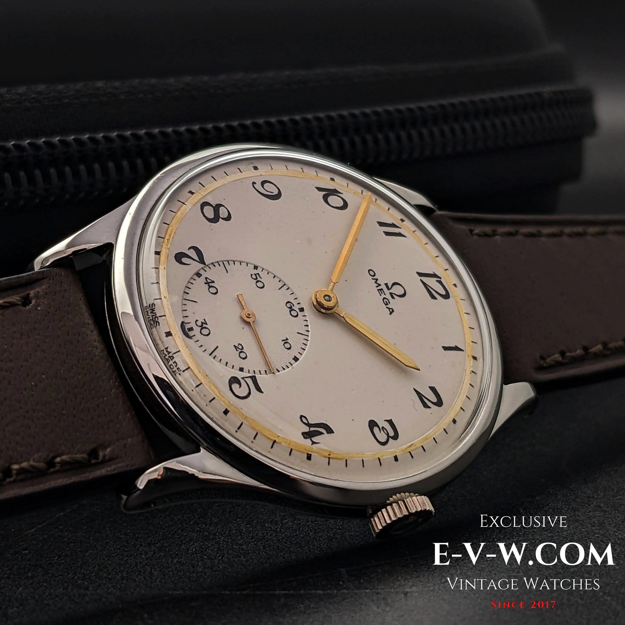72 Years Old Vintage Omega Jumbo / two-tone dial / Cal. 266 (30T2) / Vintage 1952