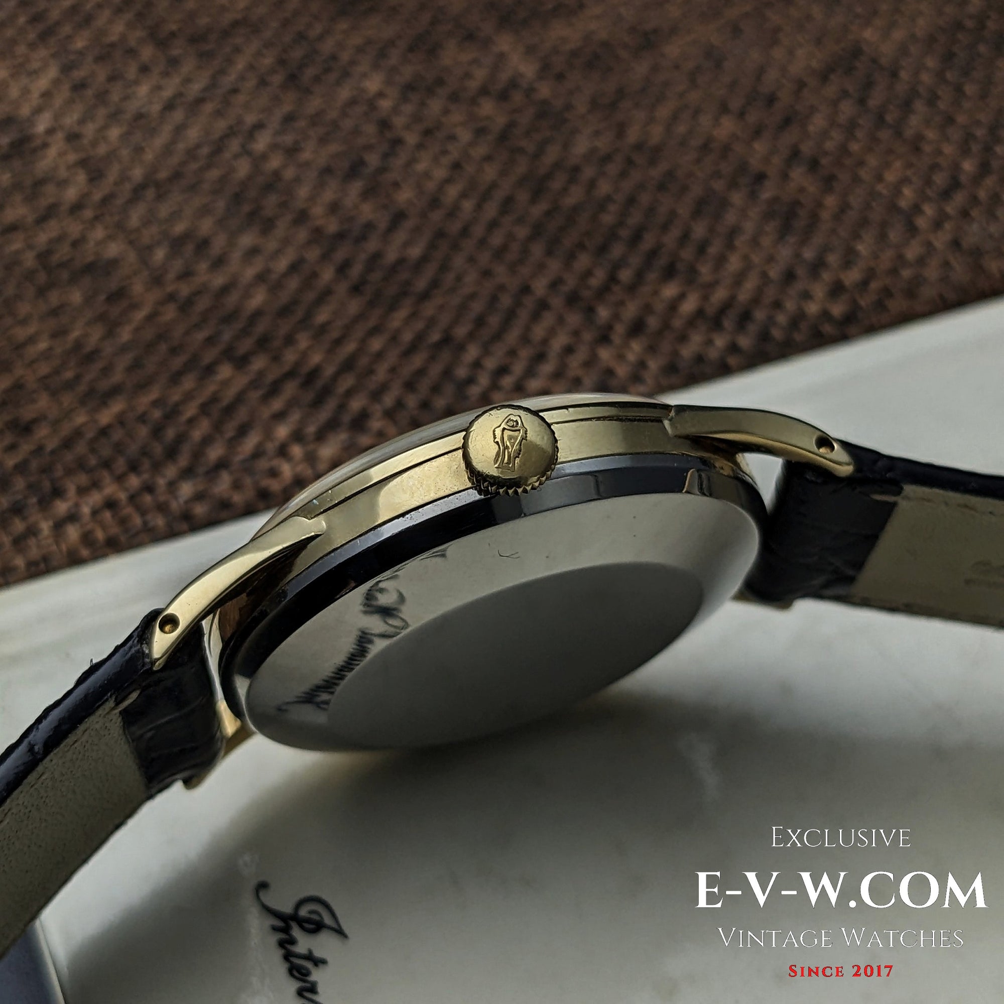 IWC Schaffhausen أوتوماتيك تاريخ | قرص Pie-Pan | مغطى بالذهب | عيار 8531 | قديم 1962 | خدمة 08/2025