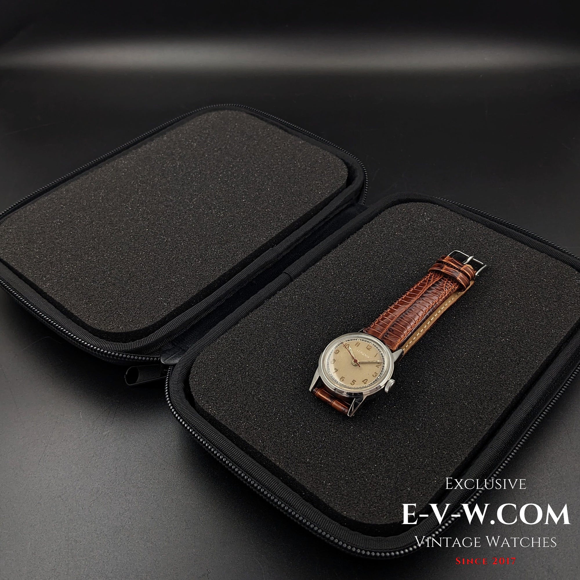 84 Years Old Vintage Lemania WWII / two-tone dial Ref. 192H / Cal. S27 / Vintage 1940