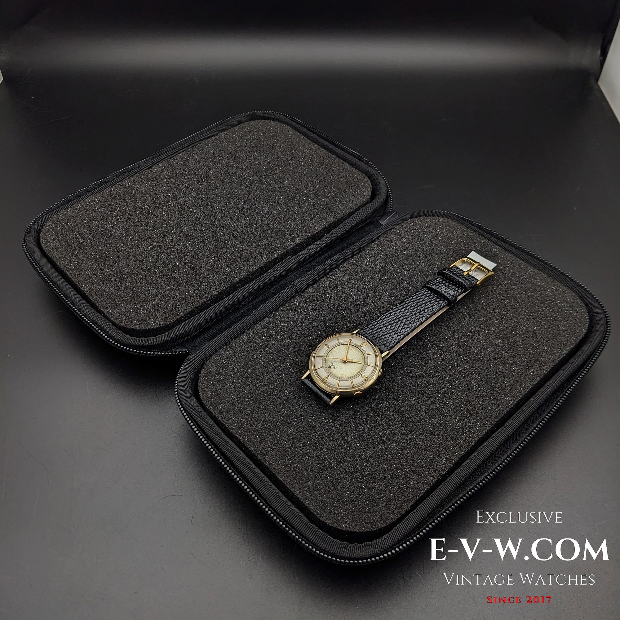 74 Vintage Jaeger-LeCoultre Memovox Alarm Ref. 3024 / Cal. 814 Vintage 1950