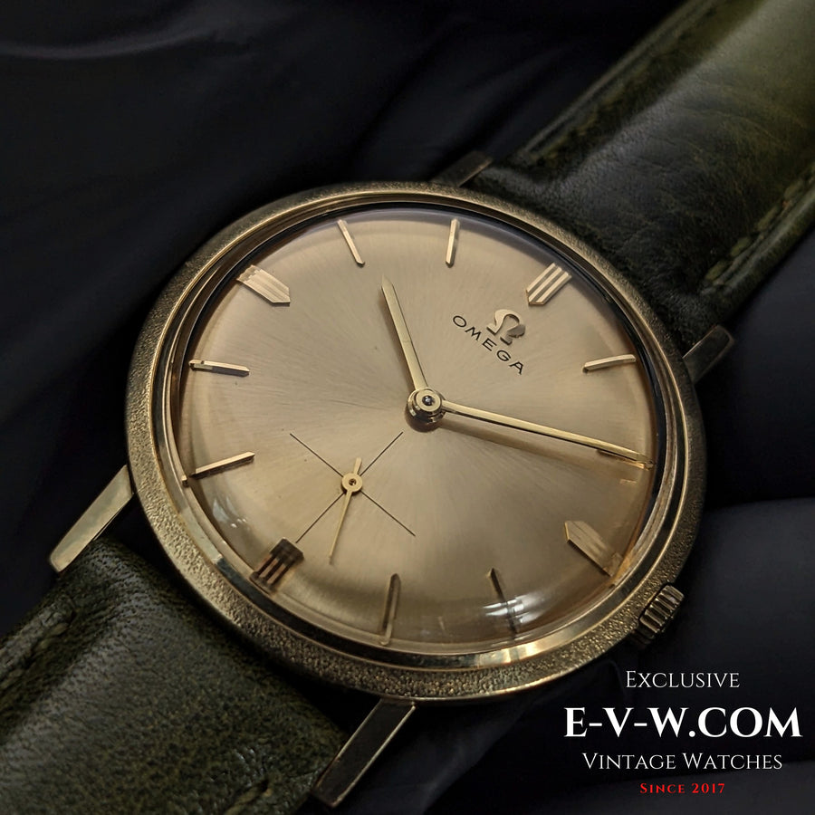 Omega Classic vintage de 69 ans, plaquée or 14 carats / Rare / Réf. 4066-1 / Cal. 302 / Année 1956