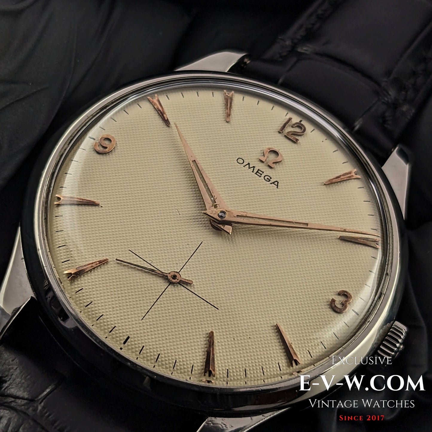 72 Years Old Vintage Omega Guilloche-Honeucomb  Dial / Jumbo Ref. 2609 / Cal. 266 / Vintage 1952