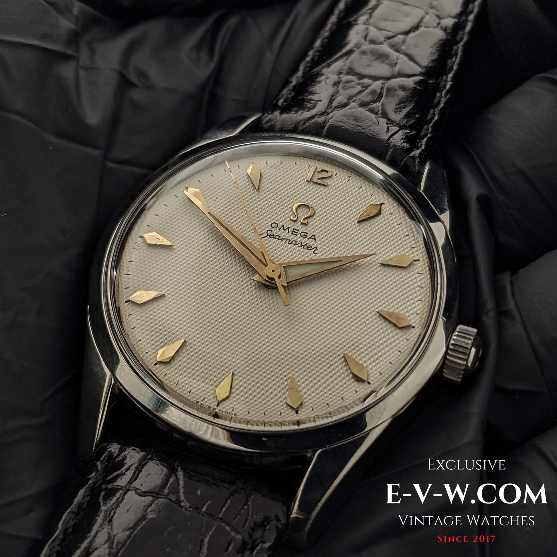 66 Years Old Vintage Omega Guilloche-Honeycomb Dial Ref. 2938-1SC / Cal. 284(30T2) Vintage 1958