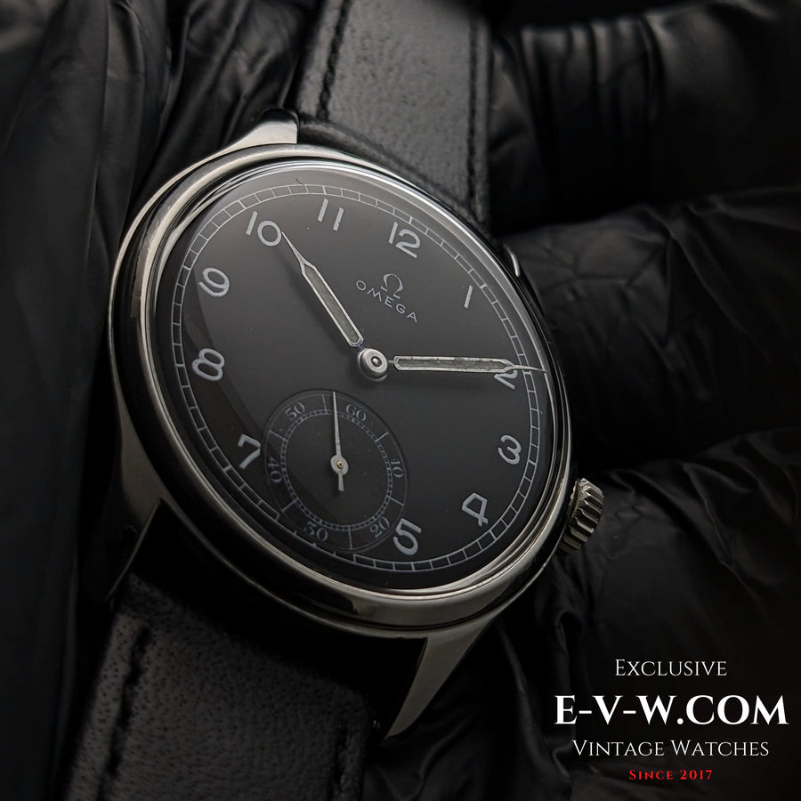 80 Jahre alte Vintage Omega Suveran aus dem Zweiten Weltkrieg, schwedische Militärausführung / Ref. 2400-3 / Kal. 30T2 PC / Baujahr 1944
