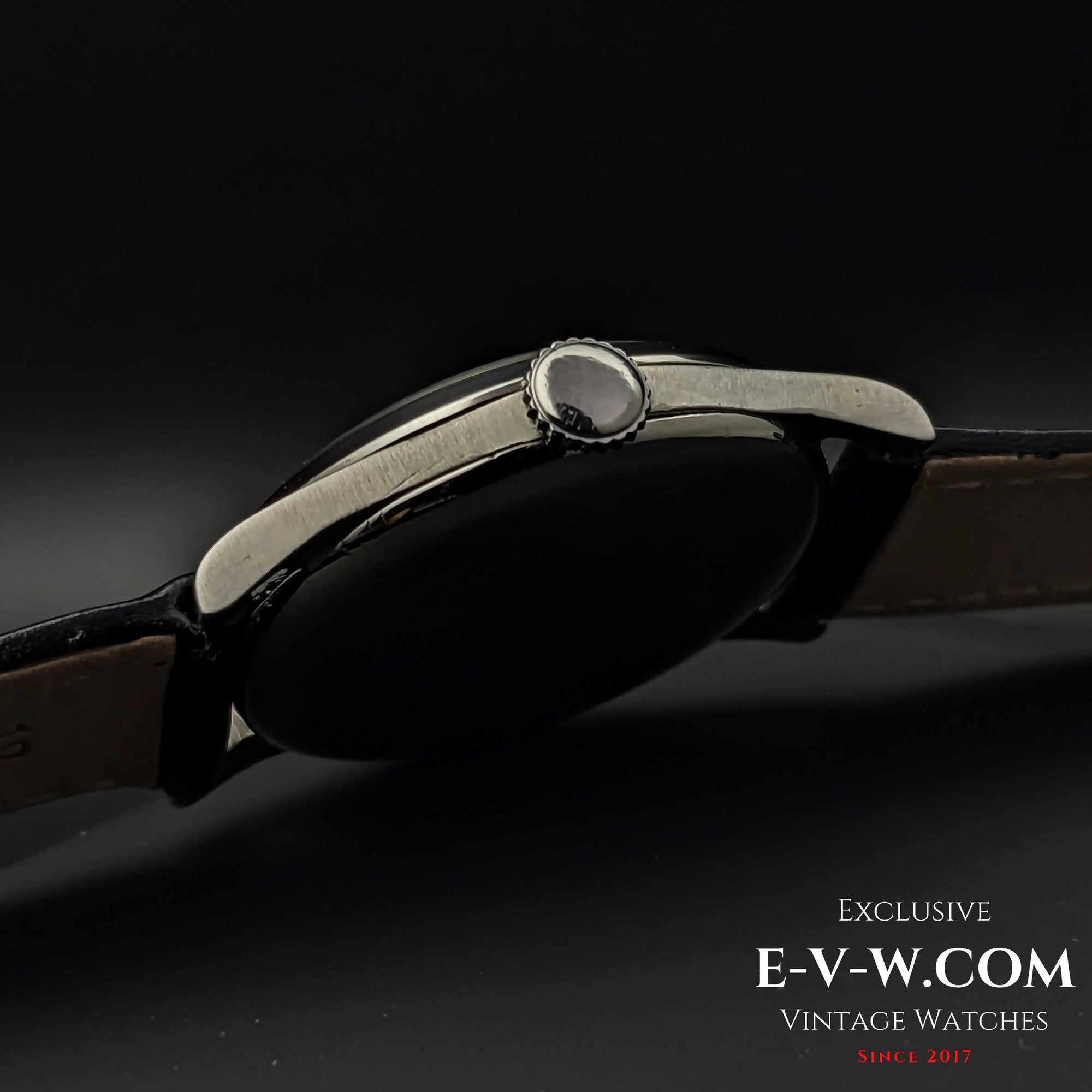 88 Years Old Vintage Omega FAB SUISSE / Black Dial   / Cal.26.5SOBT2 / 1935Vintage