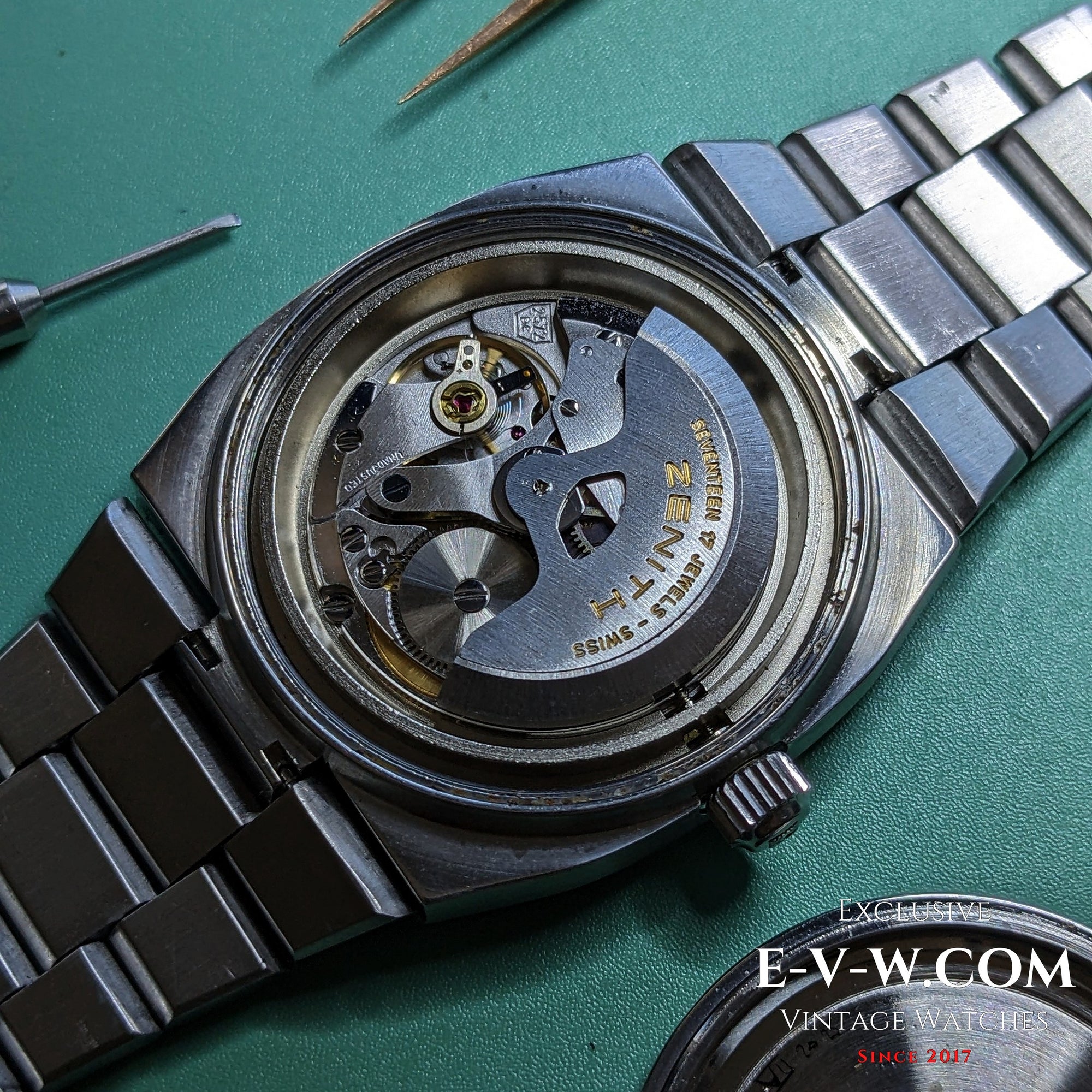 زينيث ديفاي أوتوماتيك سيرف | المرجع 02.0360.380 | عيار 2572PC | عتيق من السبعينات | مجدد