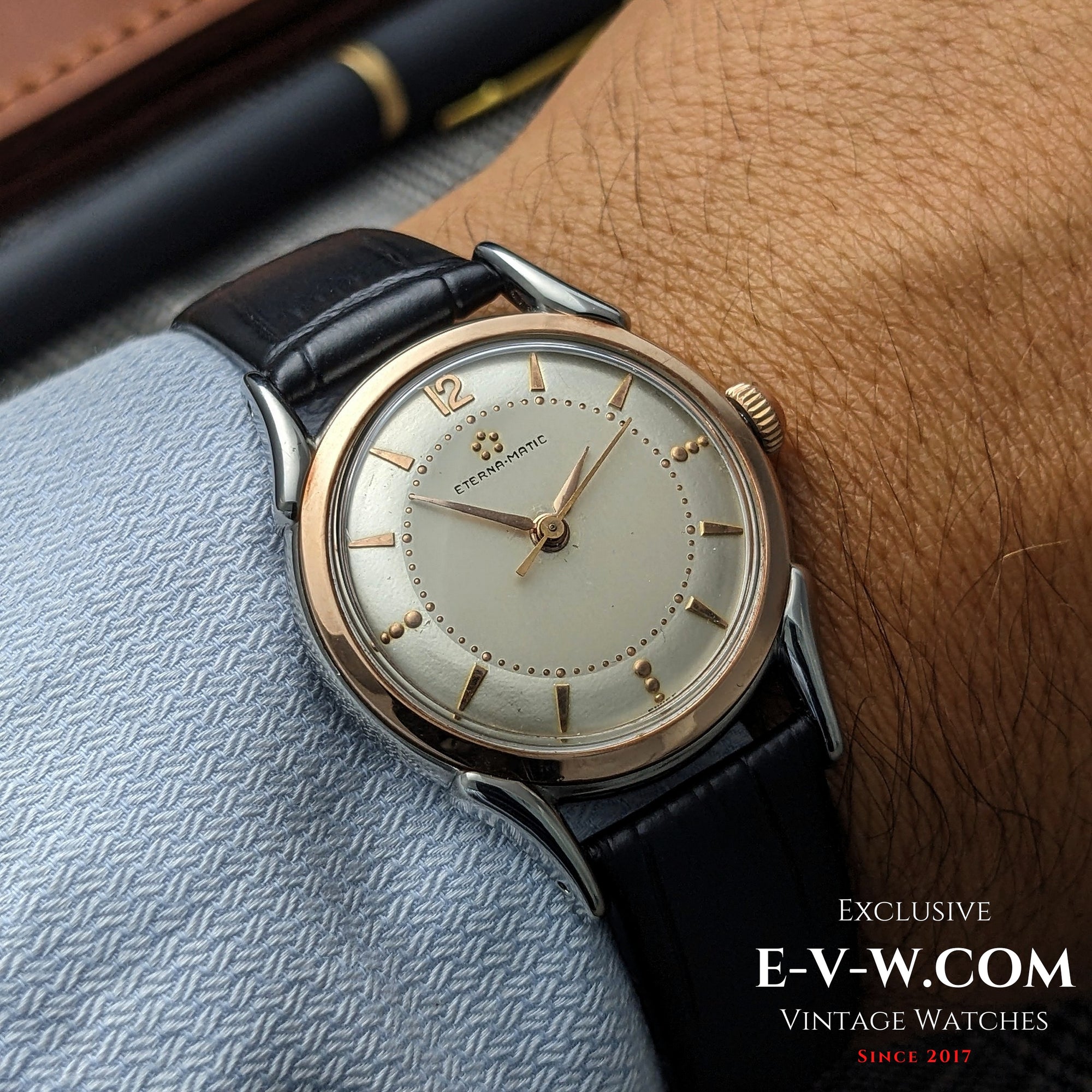 Eterna-Matic, frühes Modell mit fünf Kugeln und Automatikwerk | Zweifarbiges Gehäuse, aufwendig gestaltete Bandanstöße | Kal. 1248T | Baujahr 1950