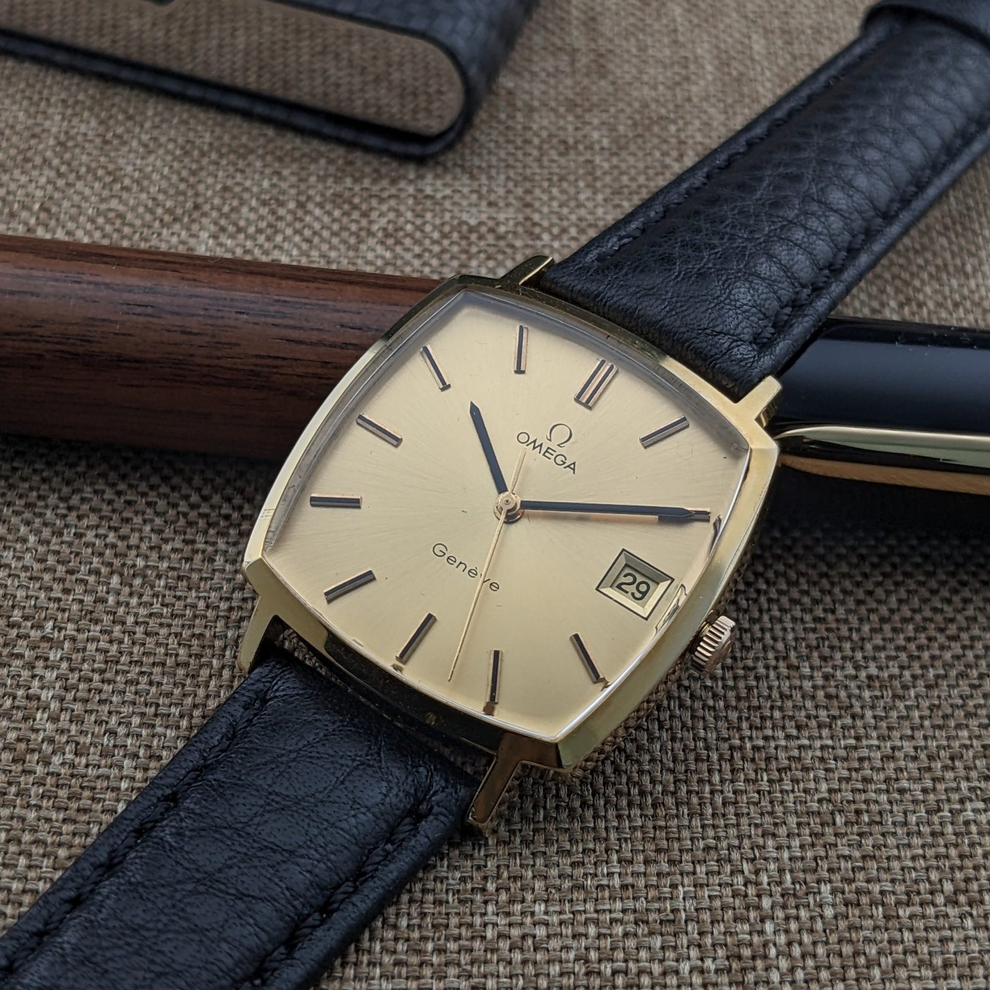 52 Years Old / Omega Genève / Ref 132.0052 / Vintage 1974 Watch / Cal 1030 Movement / Serviced vintage watch