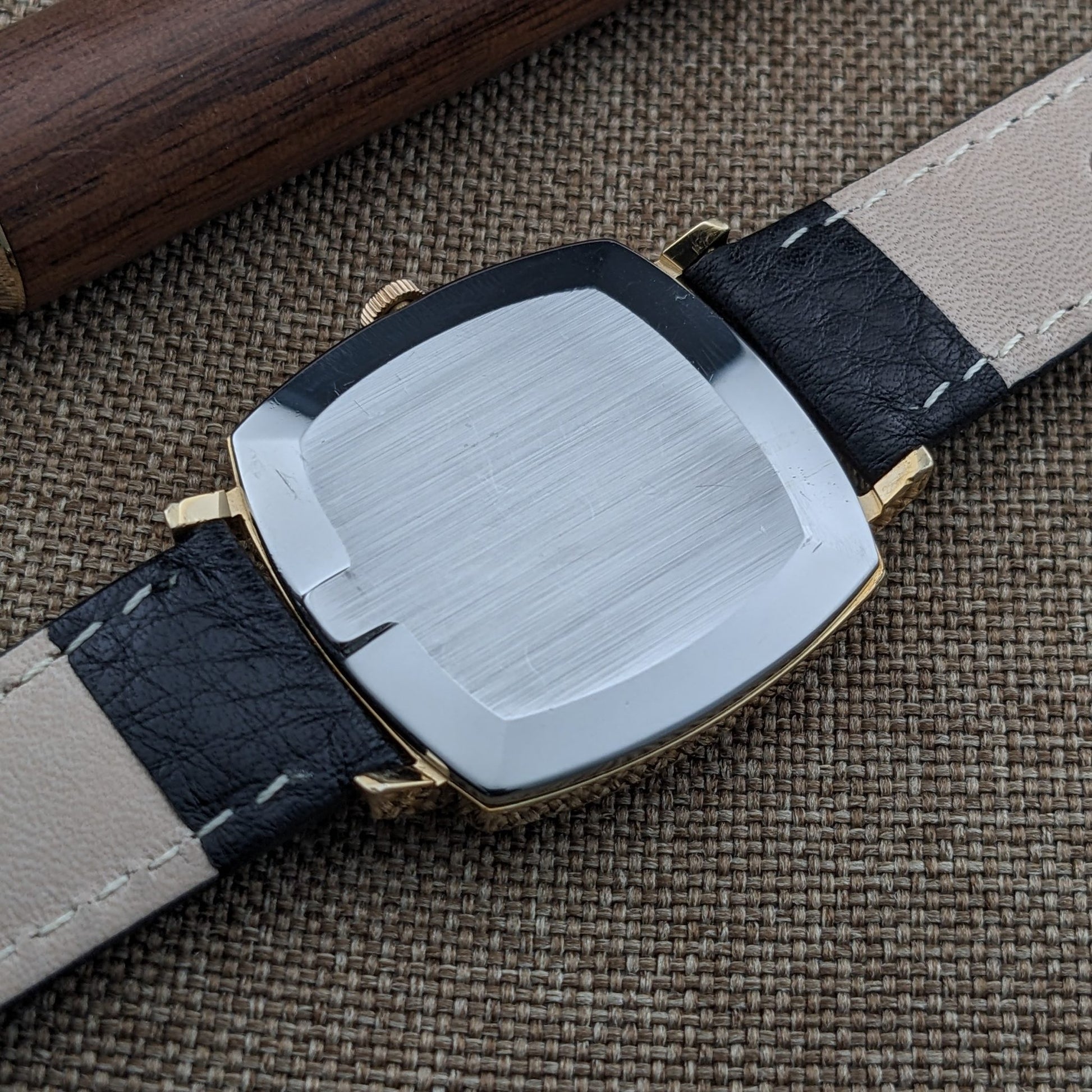 52 Years Old / Omega Genève / Ref 132.0052 / Vintage 1974 Watch / Cal 1030 Movement / Serviced vintage watch