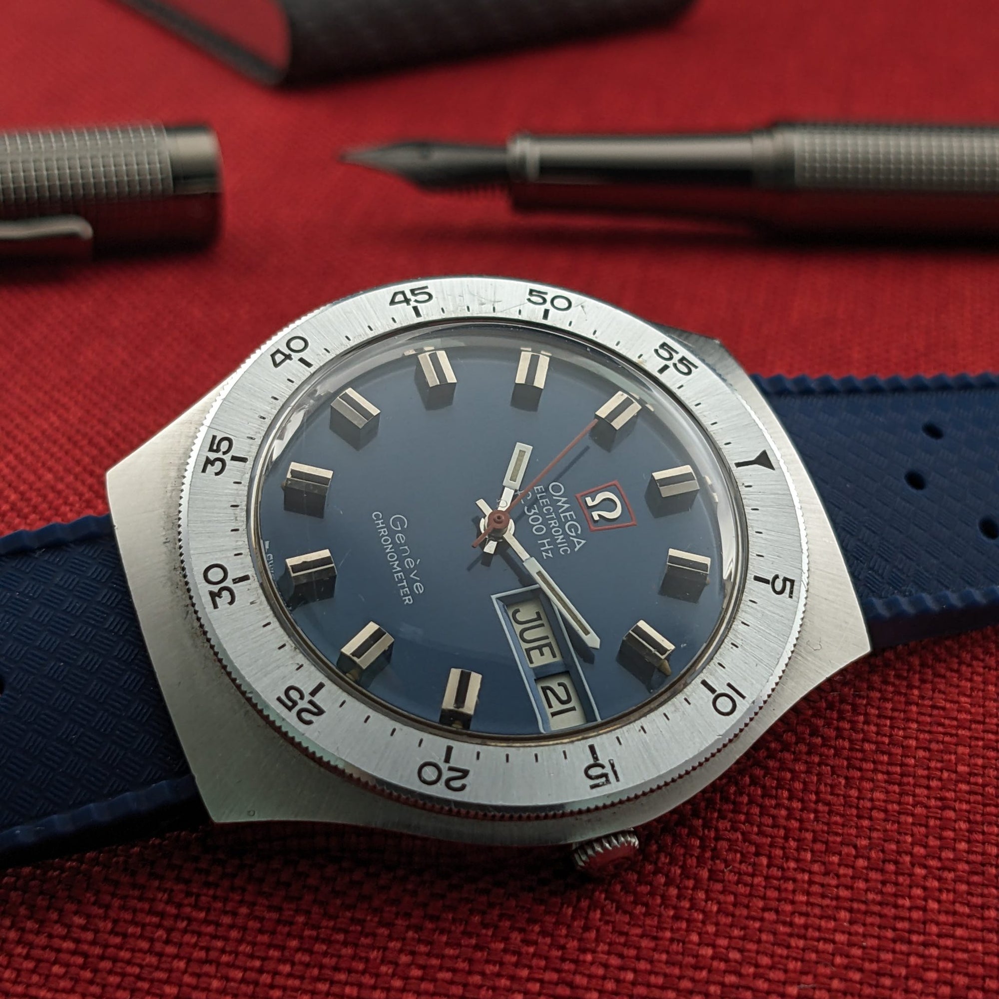 54 Years Old Omega Electronic f300Hz Geneve Chronometer / Ref 198.029 / Vintage 1972 Watch / Cal ESA 9164 Movement dial