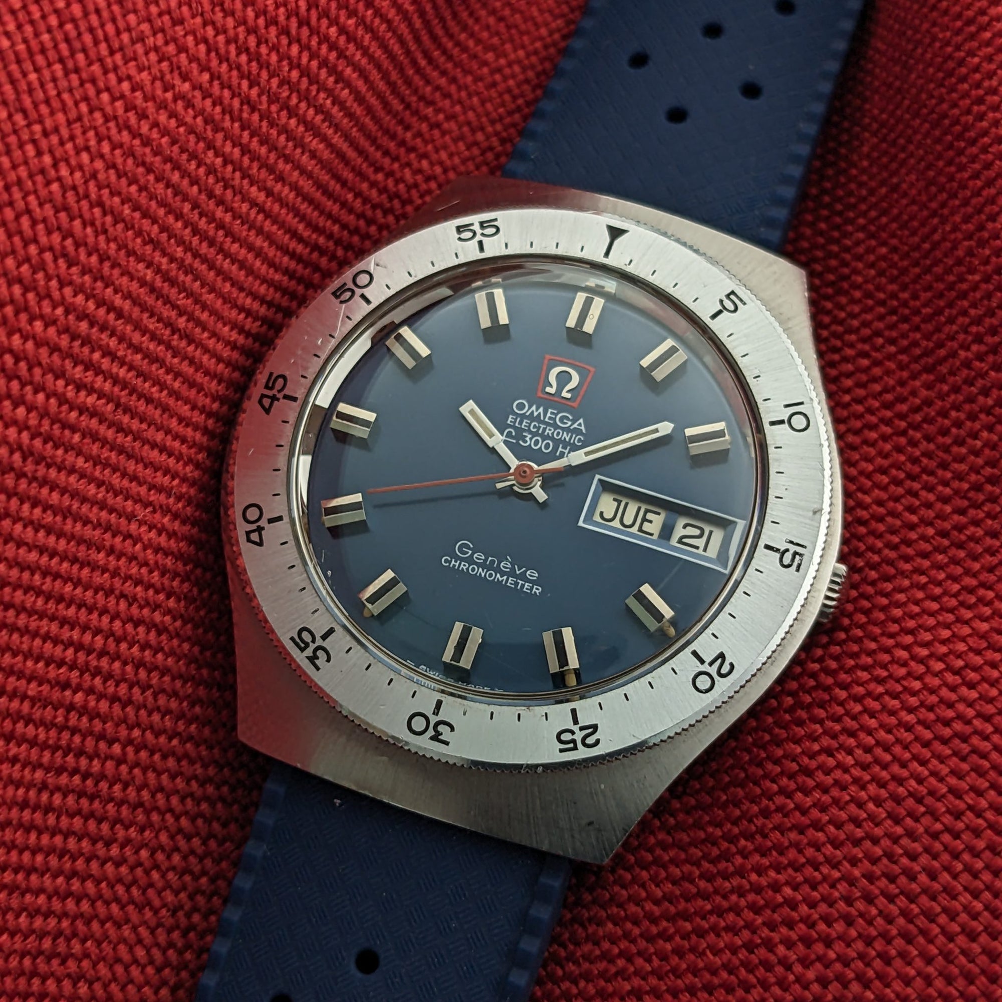 54 Years Old Omega Electronic f300Hz Geneve Chronometer / Ref 198.029 / Vintage 1972 Watch / Cal ESA 9164 Movement vintage watch
